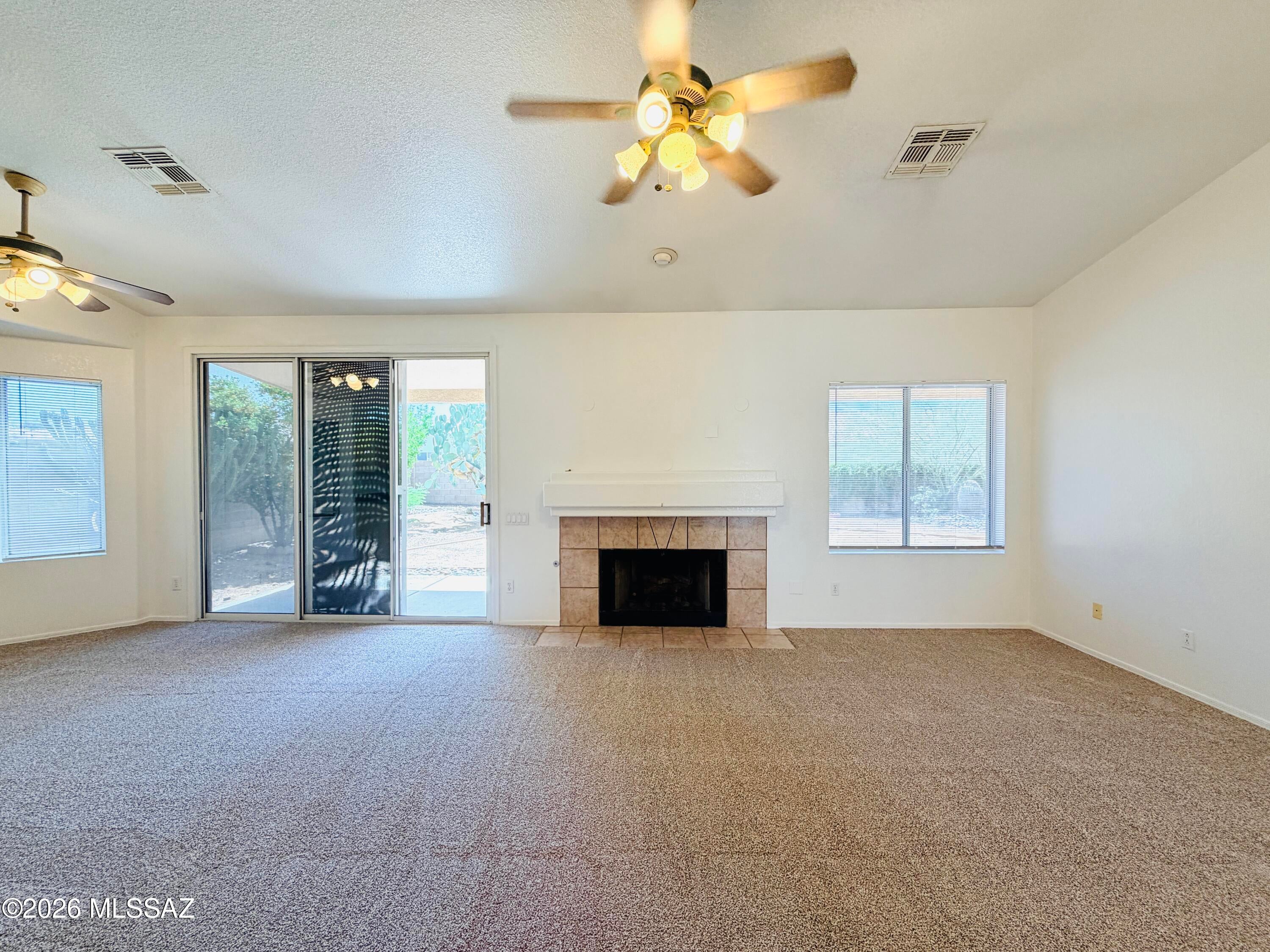 Hacienda Del Oro (1-78) - Residential