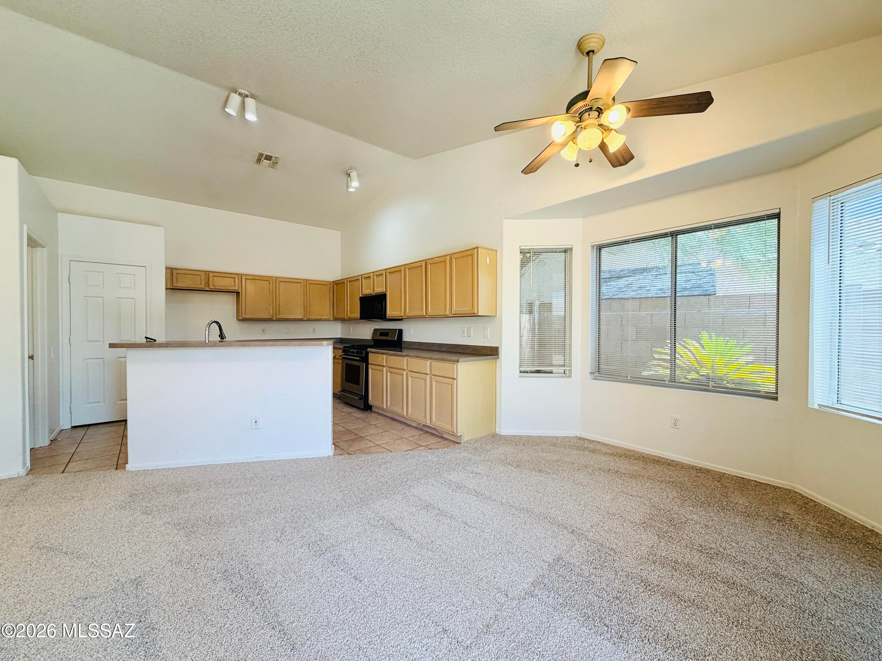 Hacienda Del Oro (1-78) - Residential