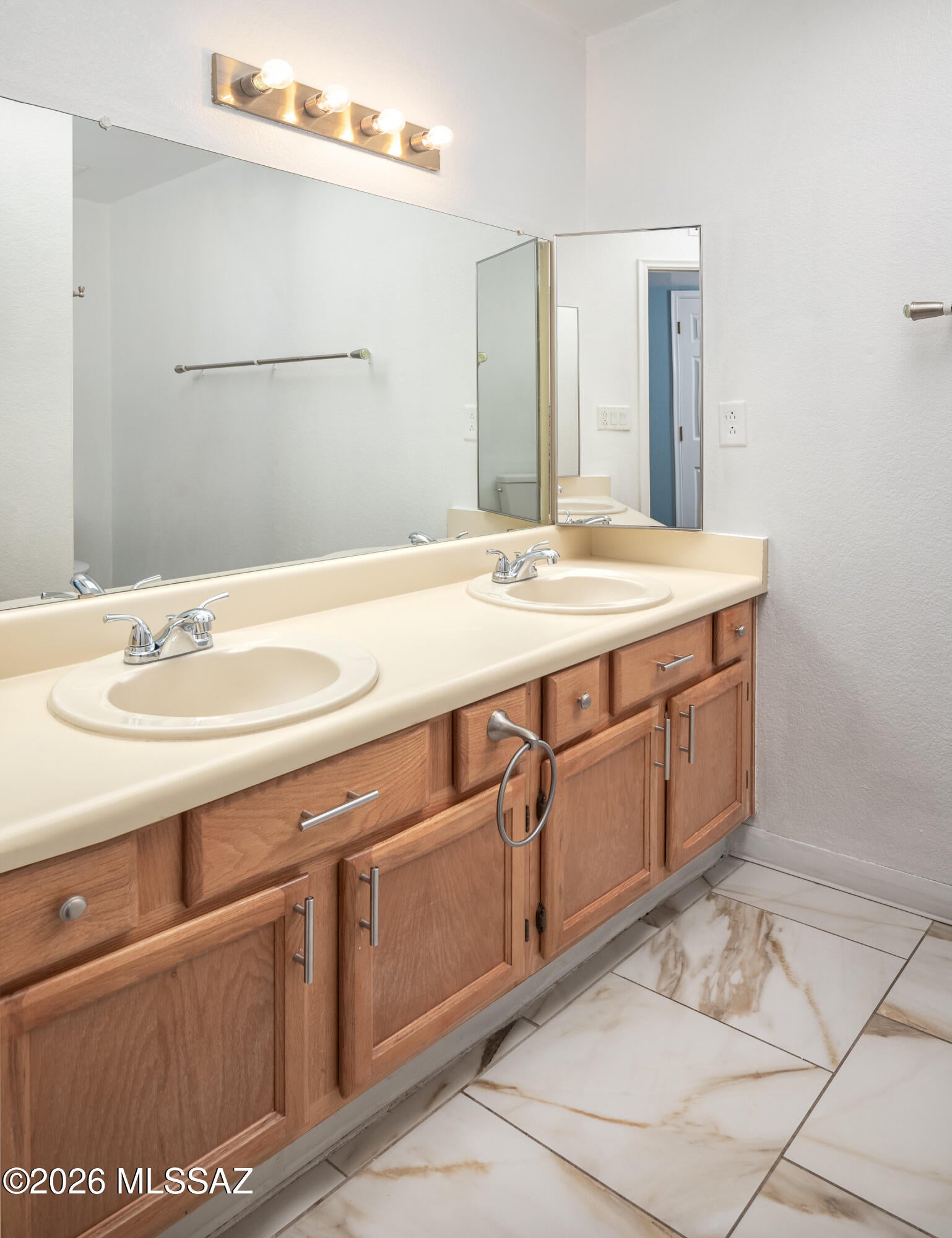 La Cholla Hills(1-313) - Residential
