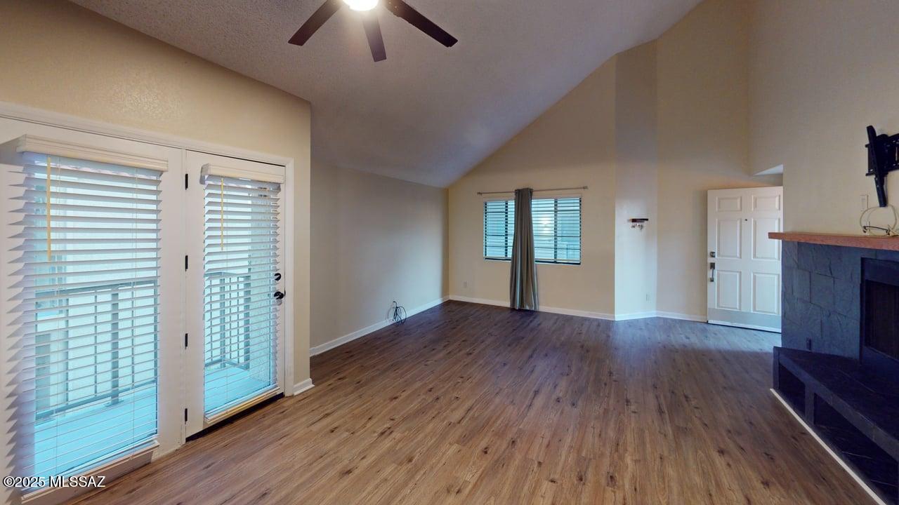 Casitas Real Condos. - Residential