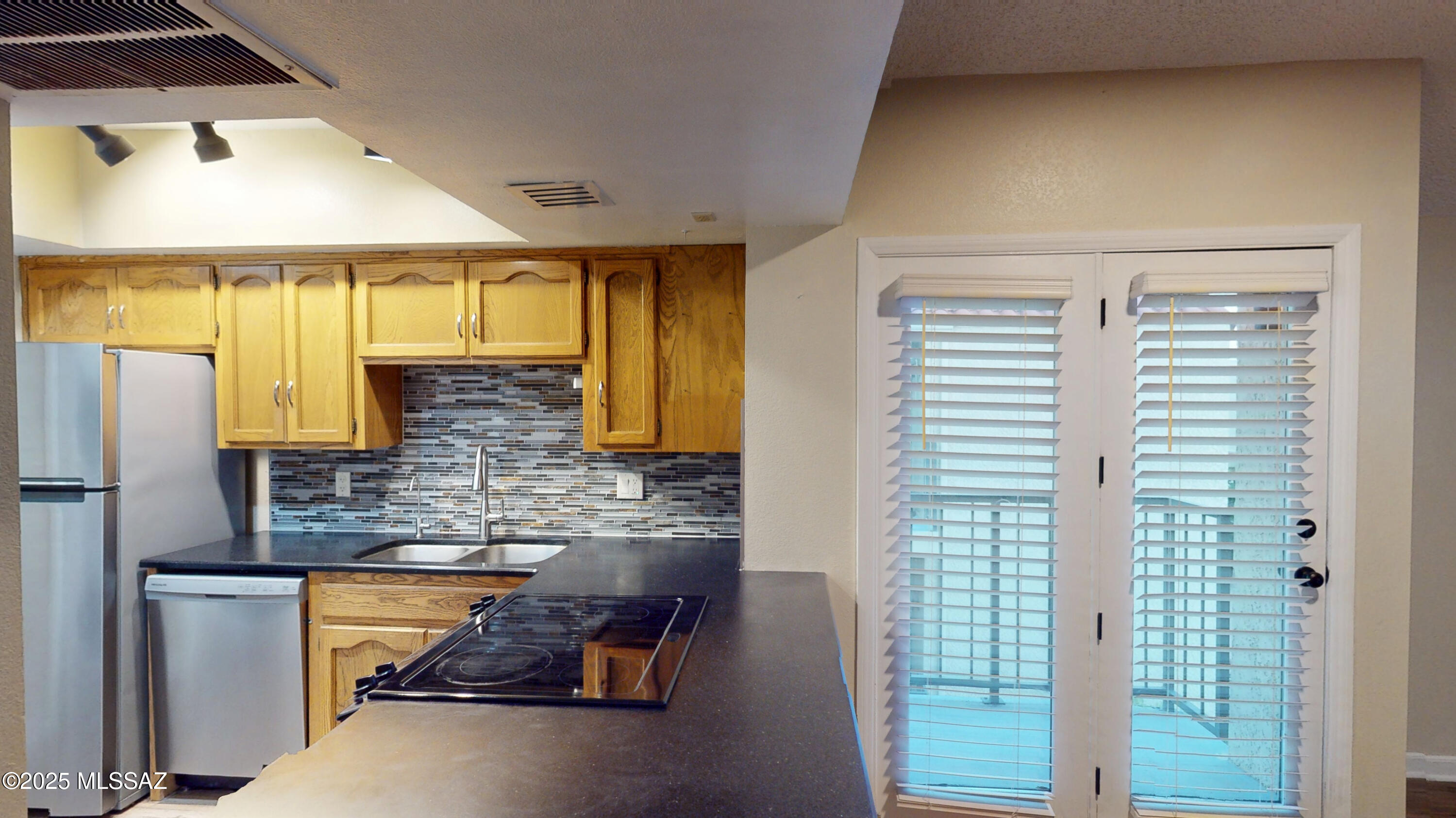 Casitas Real Condos. - Residential