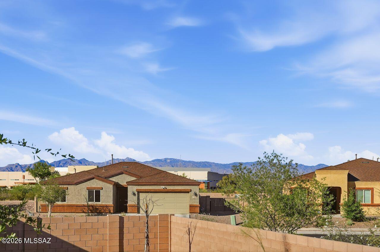Tres Pueblos Este - Residential