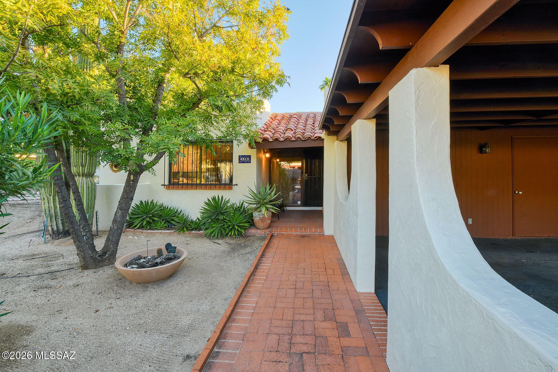 Via Entrada Townhouses - Residential