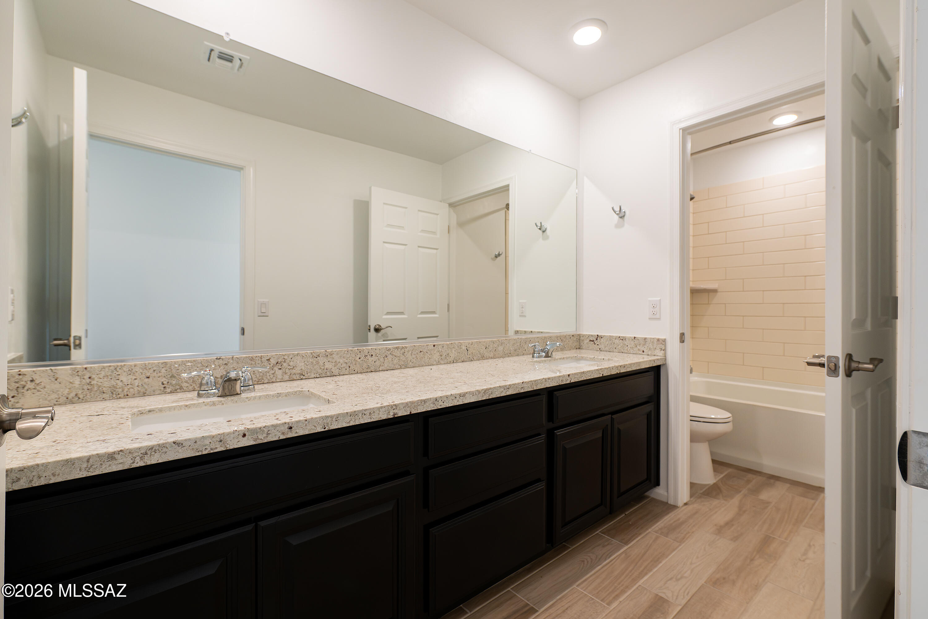 The Vistas At Rincon Knolls SQ20152600506 - Residential