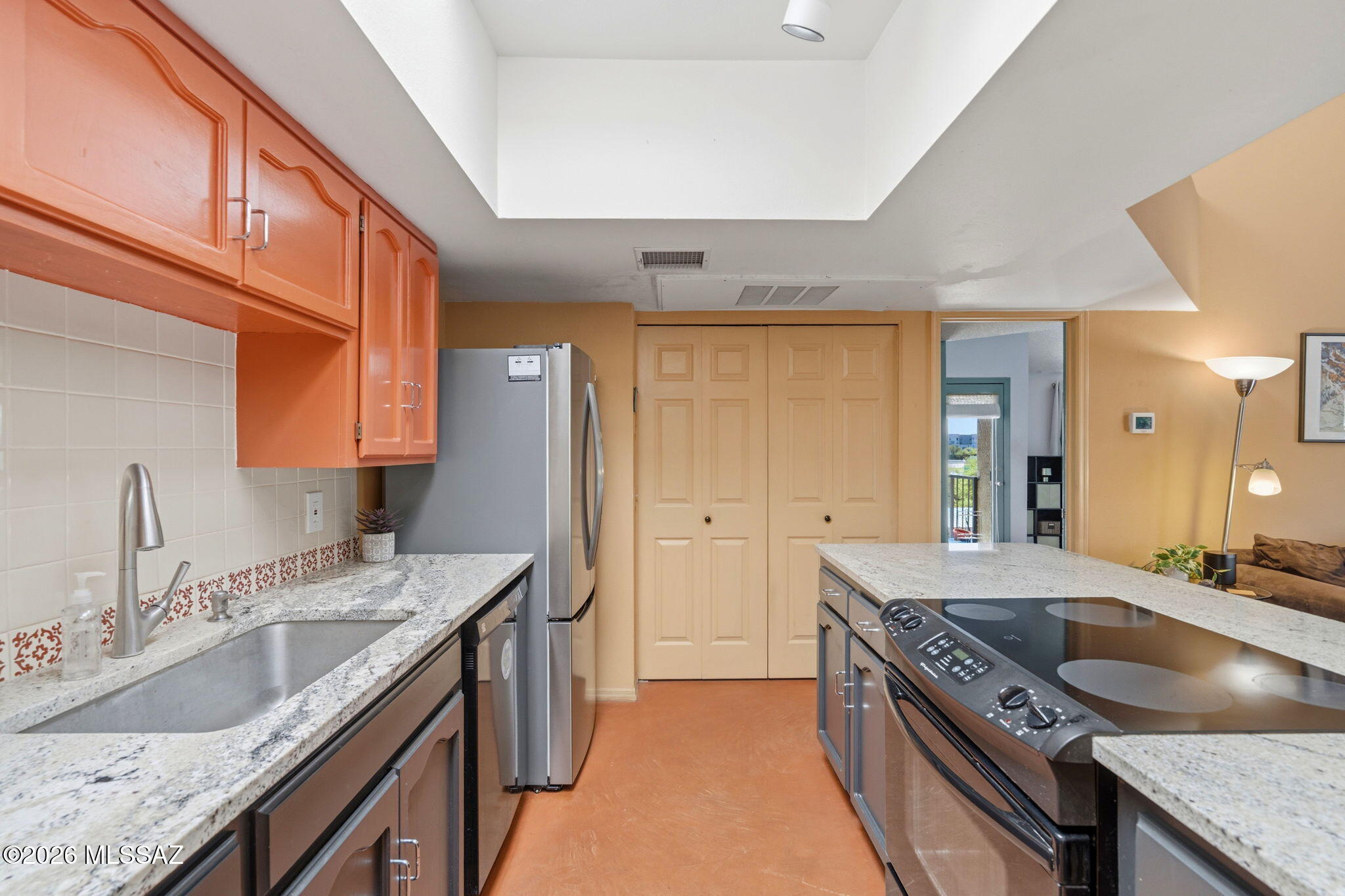 Twelve Hundred River Rd Condos - Residential
