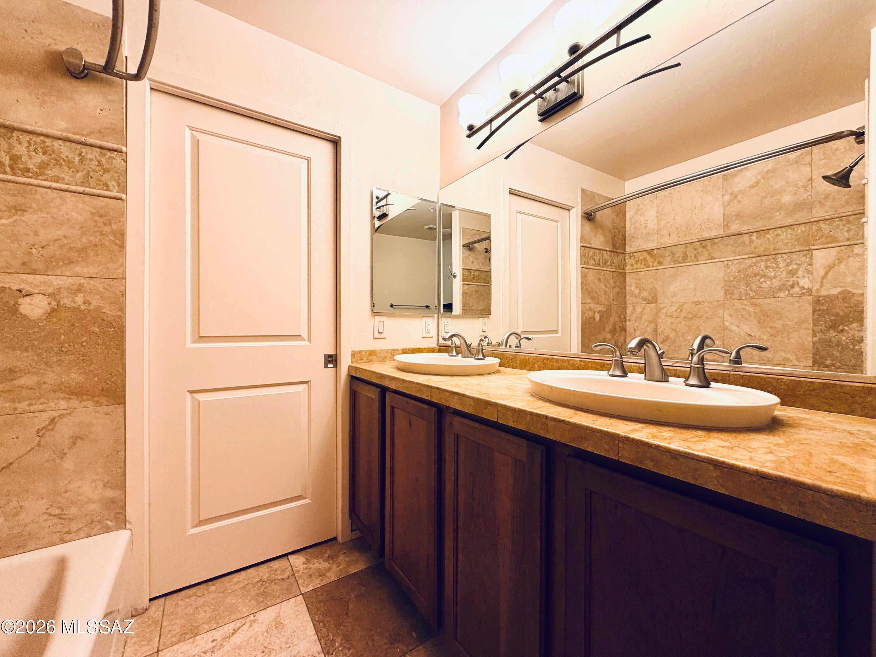 Placita Escondida Bldgs 18-20 Units 1-204 - Residential Lease