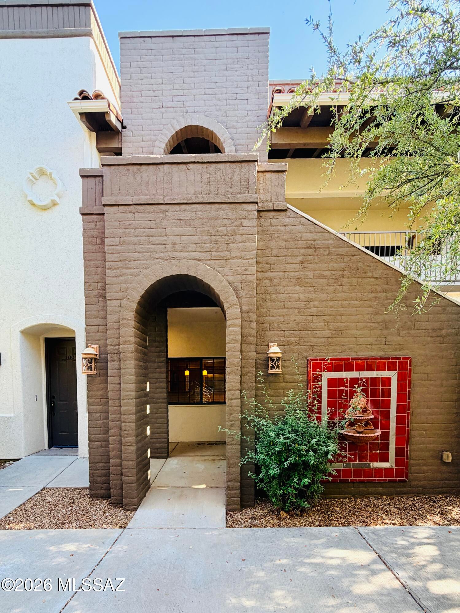 Gated community. Downstairs unit this 1bdr/1ba has great room floorplan, kitchen offers stainless steel appliances and counter seating. Bathroom may be accessed from both bedroom and hallway for guests. Minutes to Riverwalk, shopping, restaurants and more! Beat the heat w/sparkling community pool. Water, sewer and trash included.