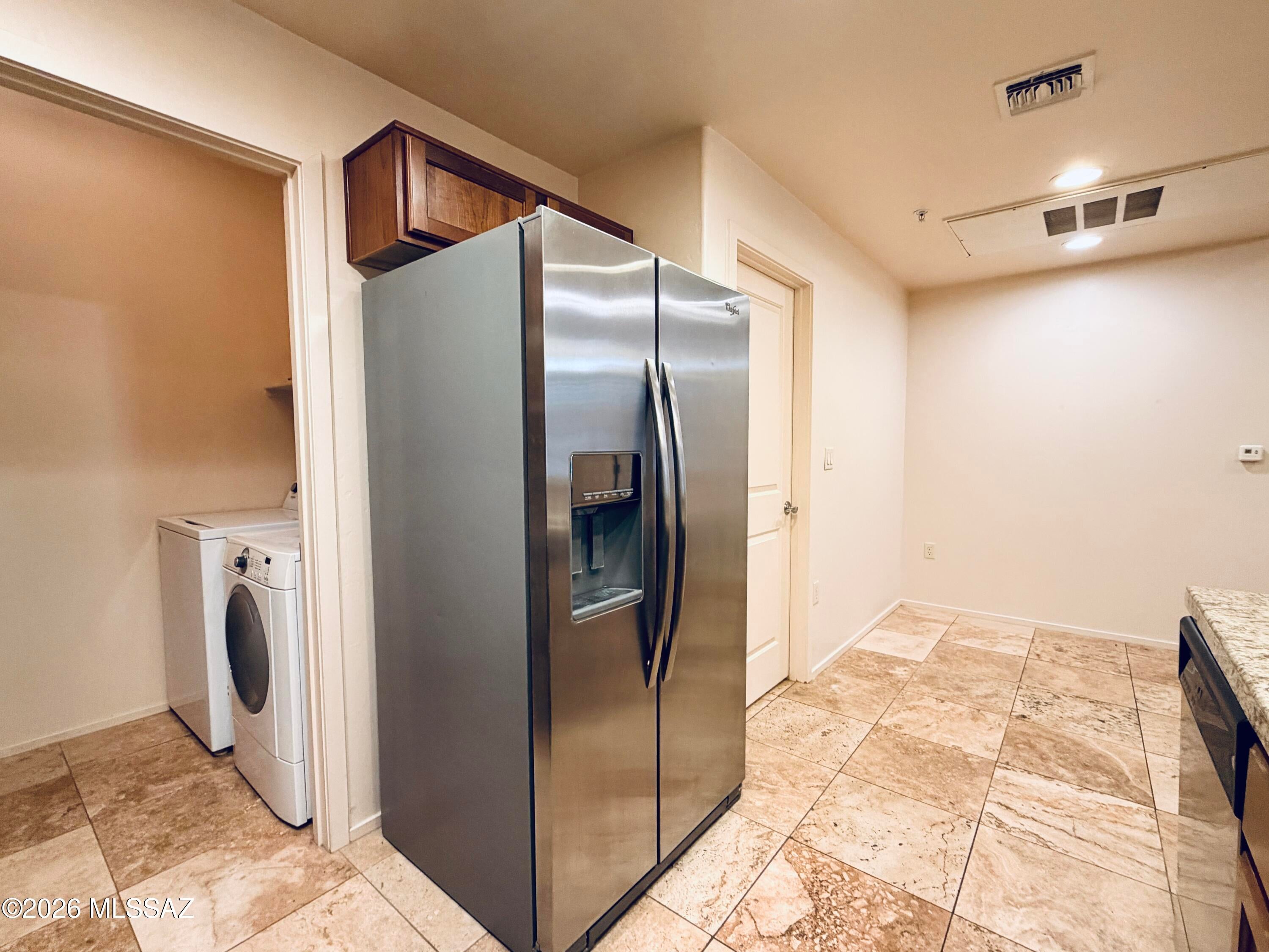 Placita Escondida Bldgs 18-20 Units 1-204 - Residential Lease