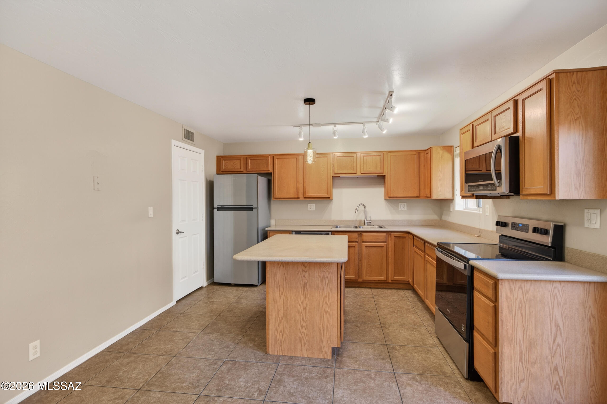 Villa Venice Condos - Residential
