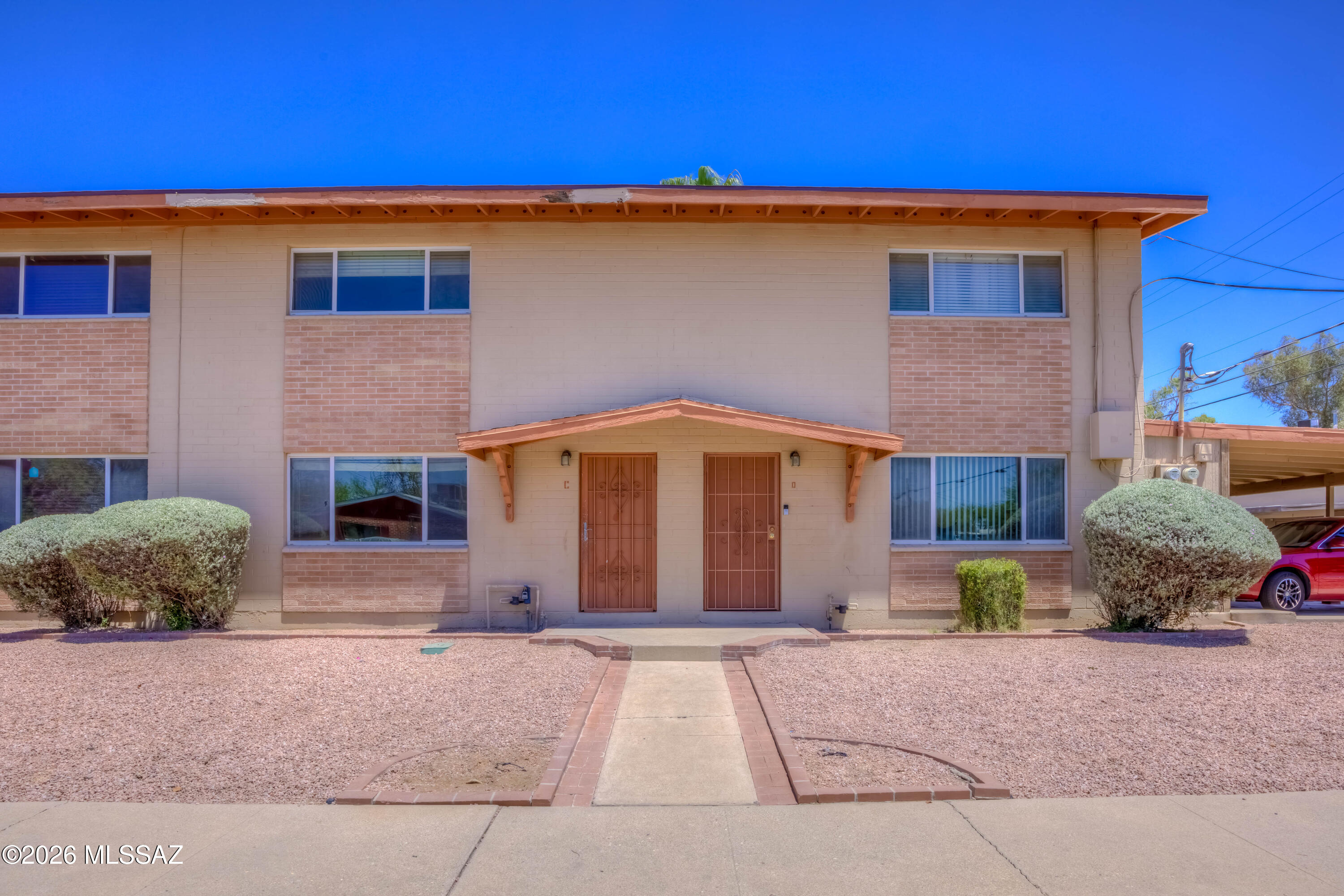 Come see this 3 bedroom 1.5 bathroom townhome in Villa Venice! This home offers fresh interior paint and new carpeting throughout. The eat in kitchen features stainless steel appliances, Corian countertops and an island for extra prep and storage. Half bathroom located on the main floor for guests convenience. All bedrooms located on the second floor as well as the full bathroom. A large living area has French doors that open to the private backyard. Close to lots of shopping and dining. Don't miss this one!