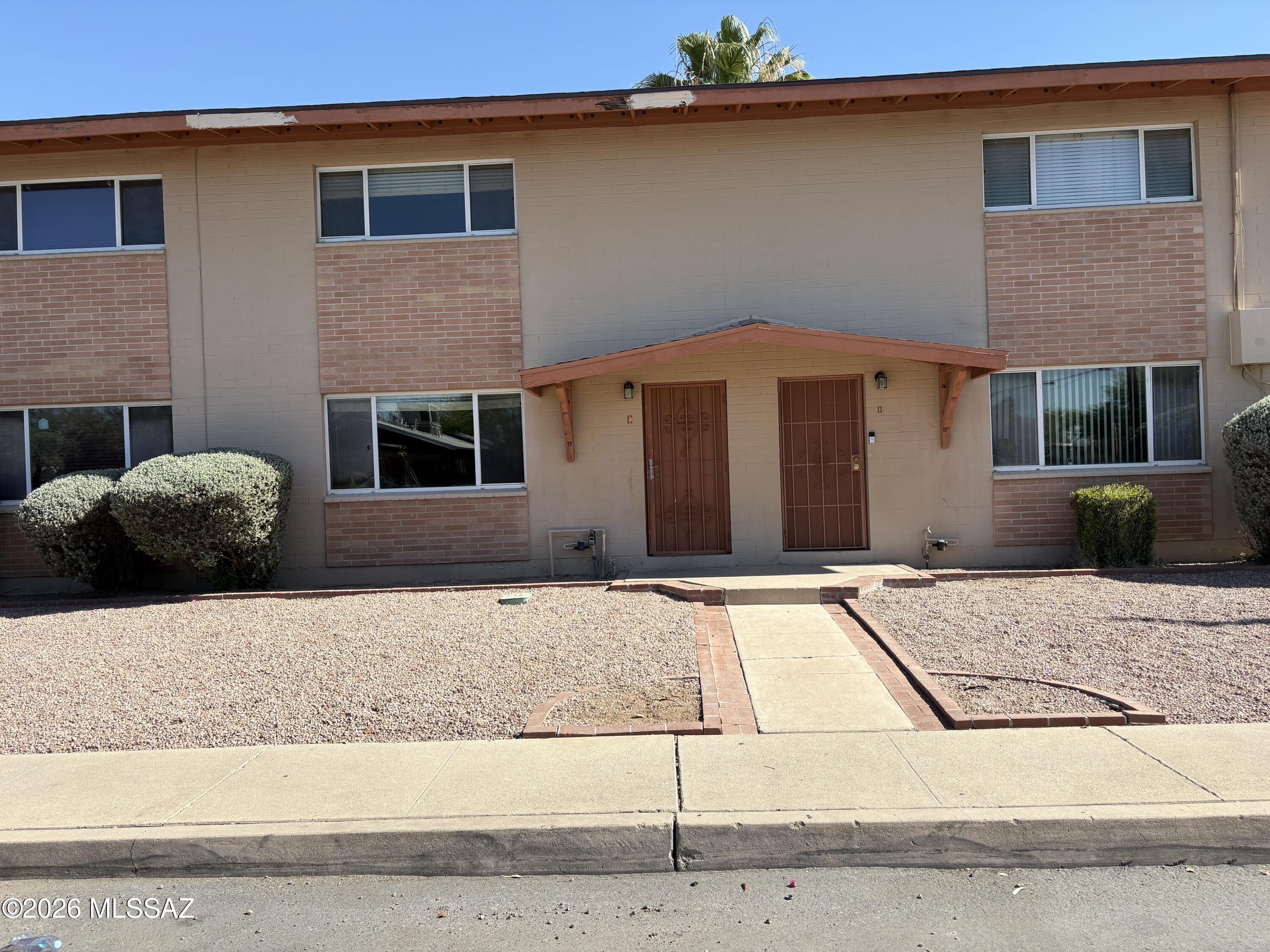 Come see this 3 bedroom 1.5 bathroom townhome in Villa Venice! This home offers fresh interior paint and new carpeting throughout. The eat in kitchen features stainless steel appliances, Corian countertops and an island for extra prep and storage. Half bathroom located on the main floor for guests convenience. All bedrooms located on the second floor as well as the full bathroom. A large living area has French doors that open to the private backyard. Close to lots of shopping and dining. Don't miss this one!