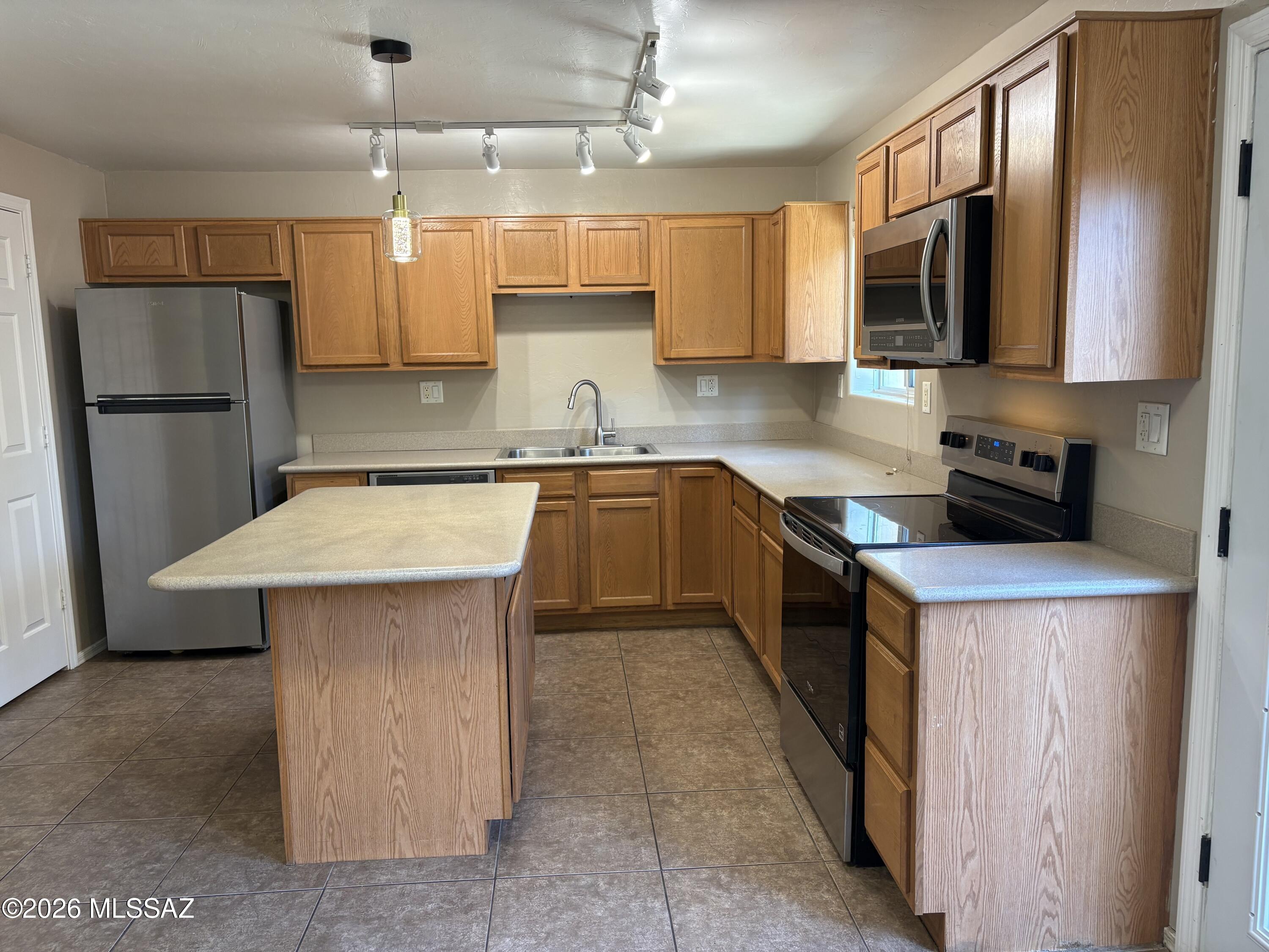 Villa Venice Condos - Residential