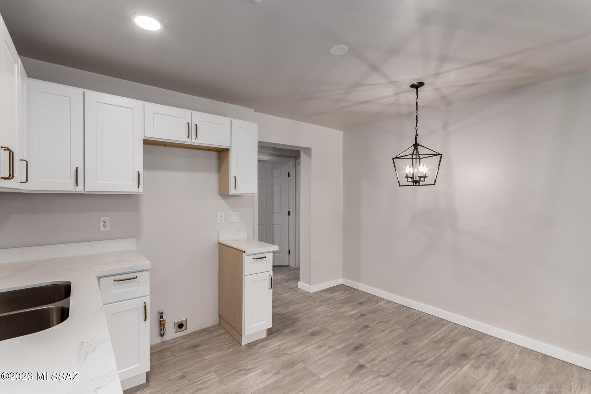 Mission Manor NO. 4 - Residential