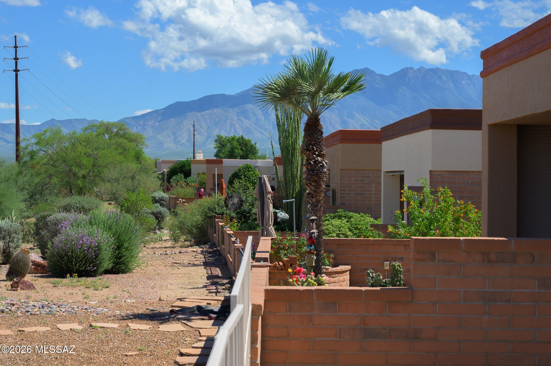 Welcome to 1600 Vuelta Salvatierra, a delightful 3-bedroom, 2-bath home with mountain views in desirable Canoa Seca Estates. A clean, neutral palette and tile flooring throughout offer a welcoming backdrop for your personal style--or an easy transition into a peaceful retreat. Tall ceilings lend an airy feel, while stainless steel appliances and a kitchen nook add everyday appeal. The nook could also become a cozy hobby space or painter's haven. An expanded garage and expansive view complete this inviting home. Conveniently located to the Coyote Grill, Golfing and several GVR centers to enjoy the endless amenities Green Valley has to offer!