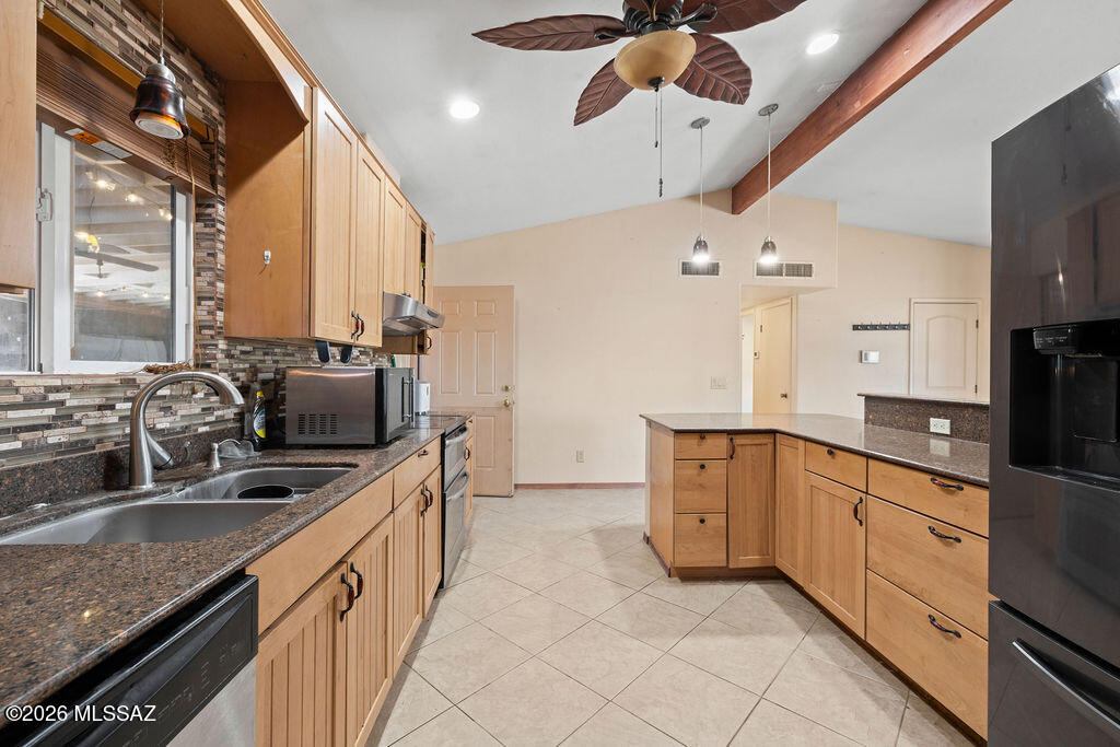 White Fence Farms (1-65) - Residential