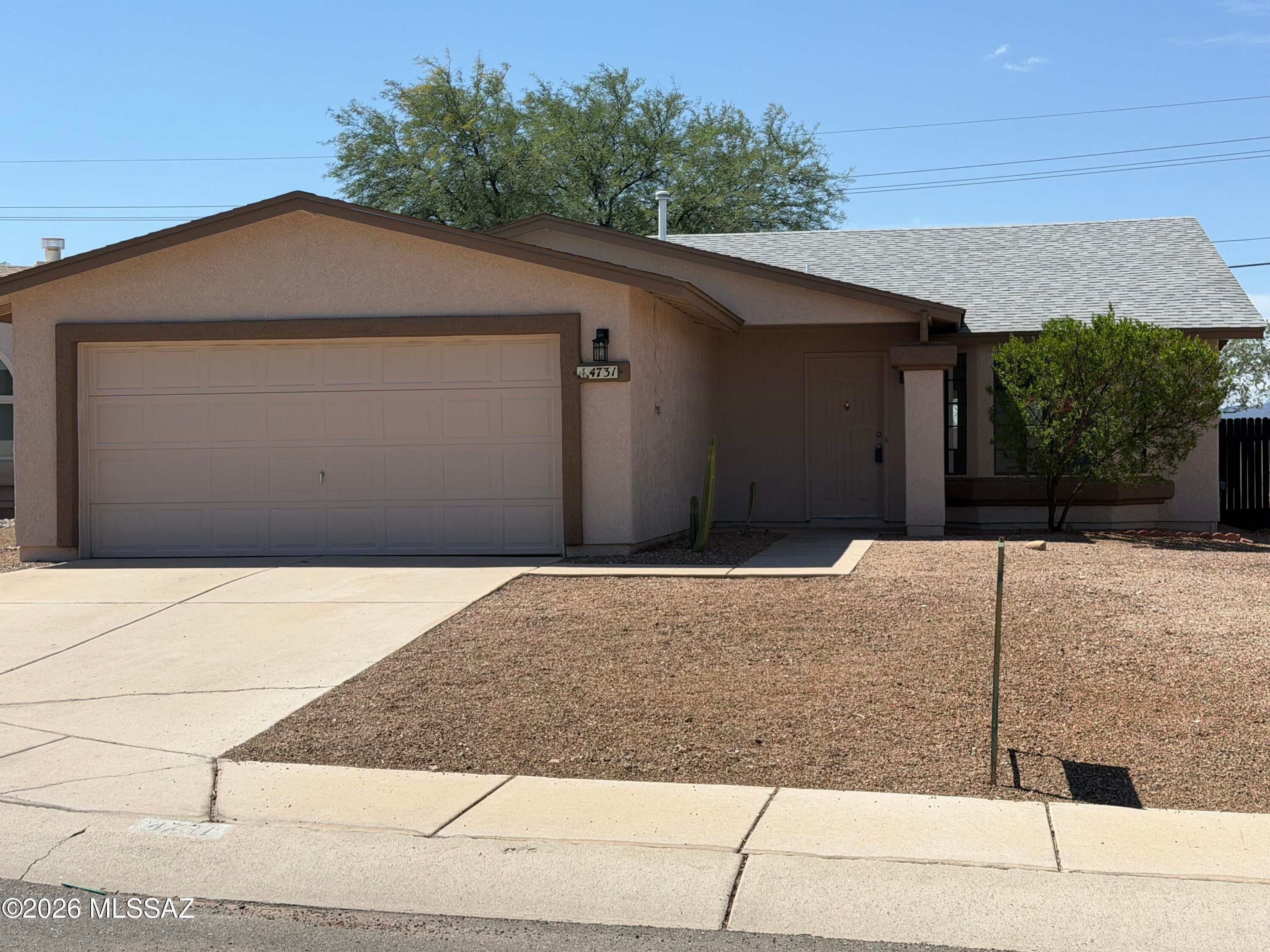 Welcome to this beautifully home located in the desirable Sunset Pointe community. Convenient NW locale nearby shopping/schools/parks/big box stores/golf/freeway access. COMMUNITY POOL/SPA. This bright/comfortable home has flexible living areas for formal/informal living needs.,Vaulted ceilings. Kitchen is central that opens to spacious bay dinette that can accommodate large dining needs plus gas range, new microwave, new faucets. Living areas on either side of kitchen/dinette one opens to rear yard thru sliders to covered patio the other has bay window. Split BR plan provides private MBR to the rear of the home w/walk-in closet & adjoining bath w/walk in shower & dual sinks.  New flooring in all 3 bedrooms. Freshly painted inside.