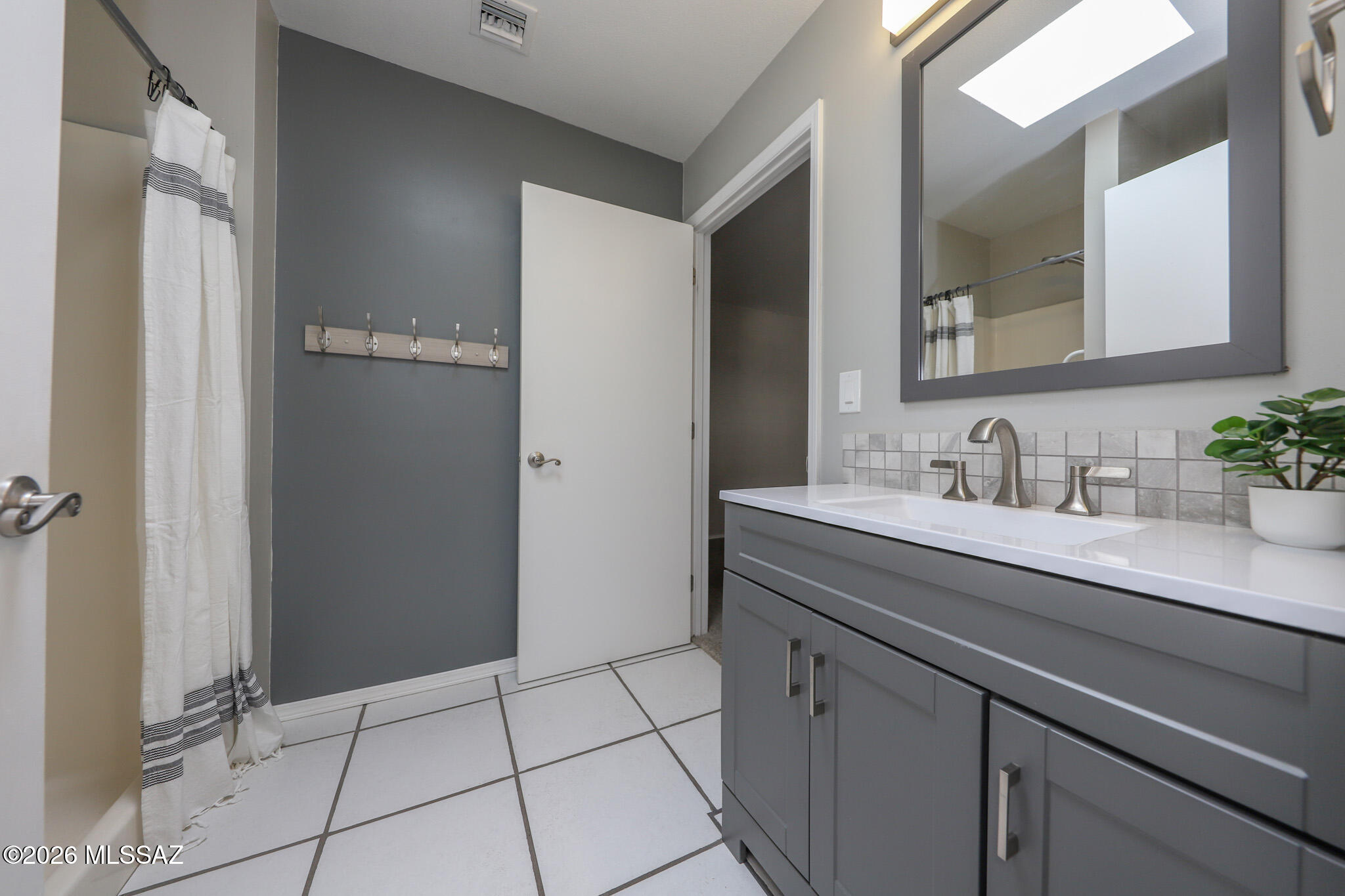Plaza Mirador (1-28) - Residential