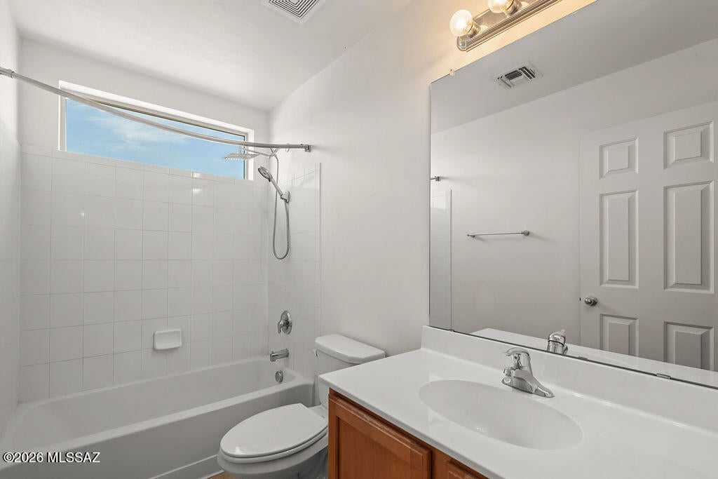 Presidio De Cancion (1-200) - Residential
