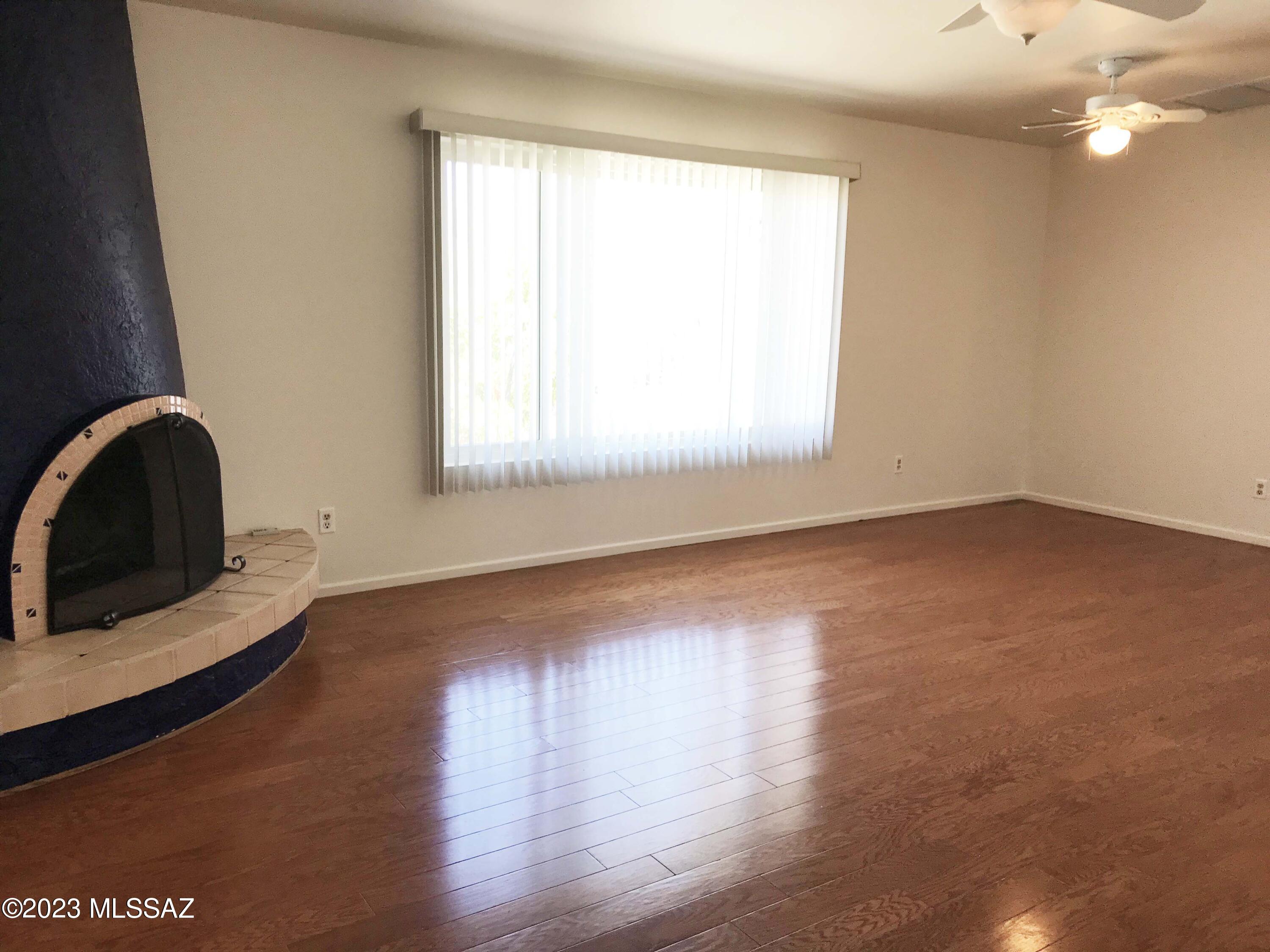 Metropolitan No.1 (258-455) - Residential Lease
