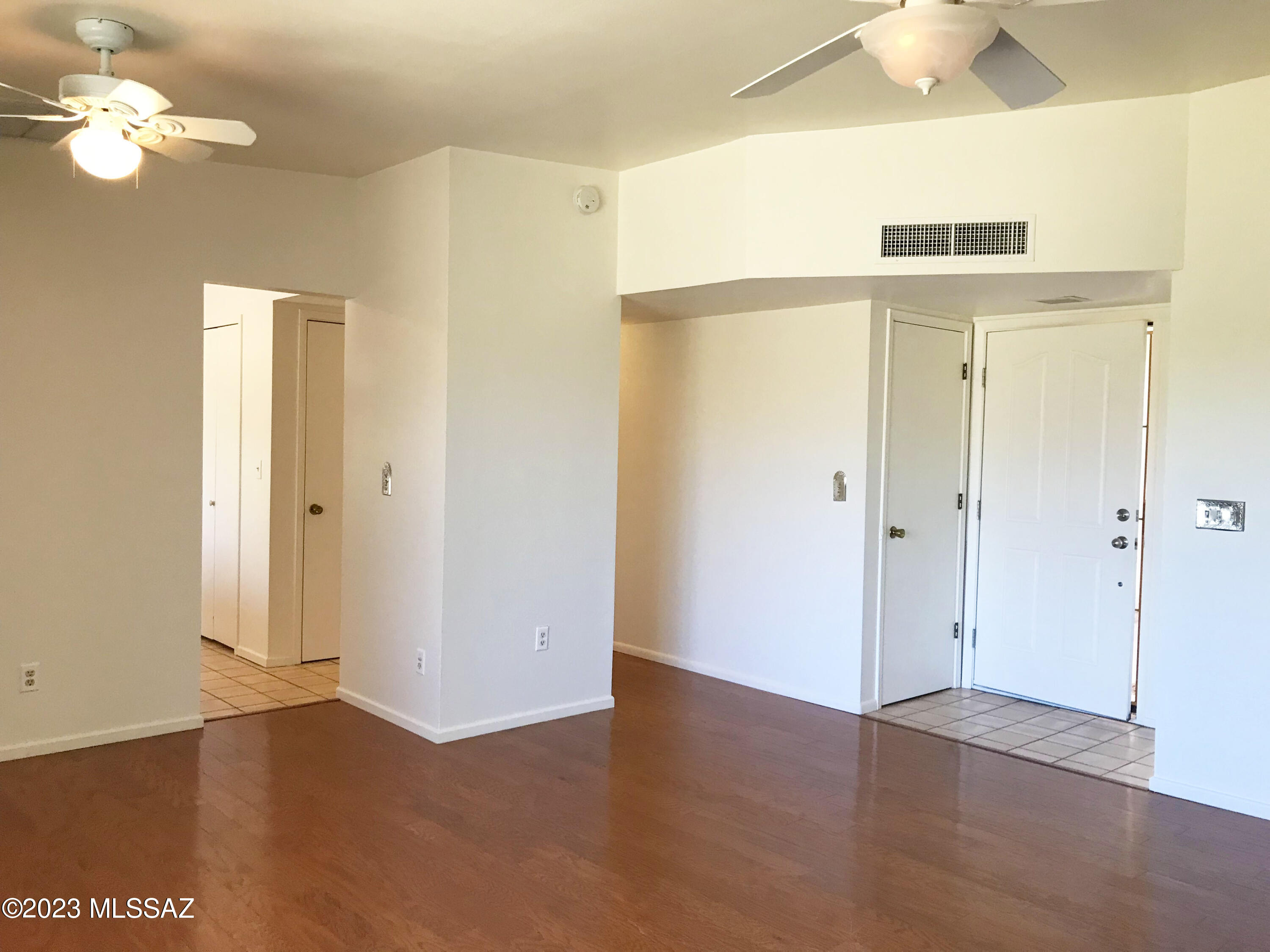 Metropolitan No.1 (258-455) - Residential Lease