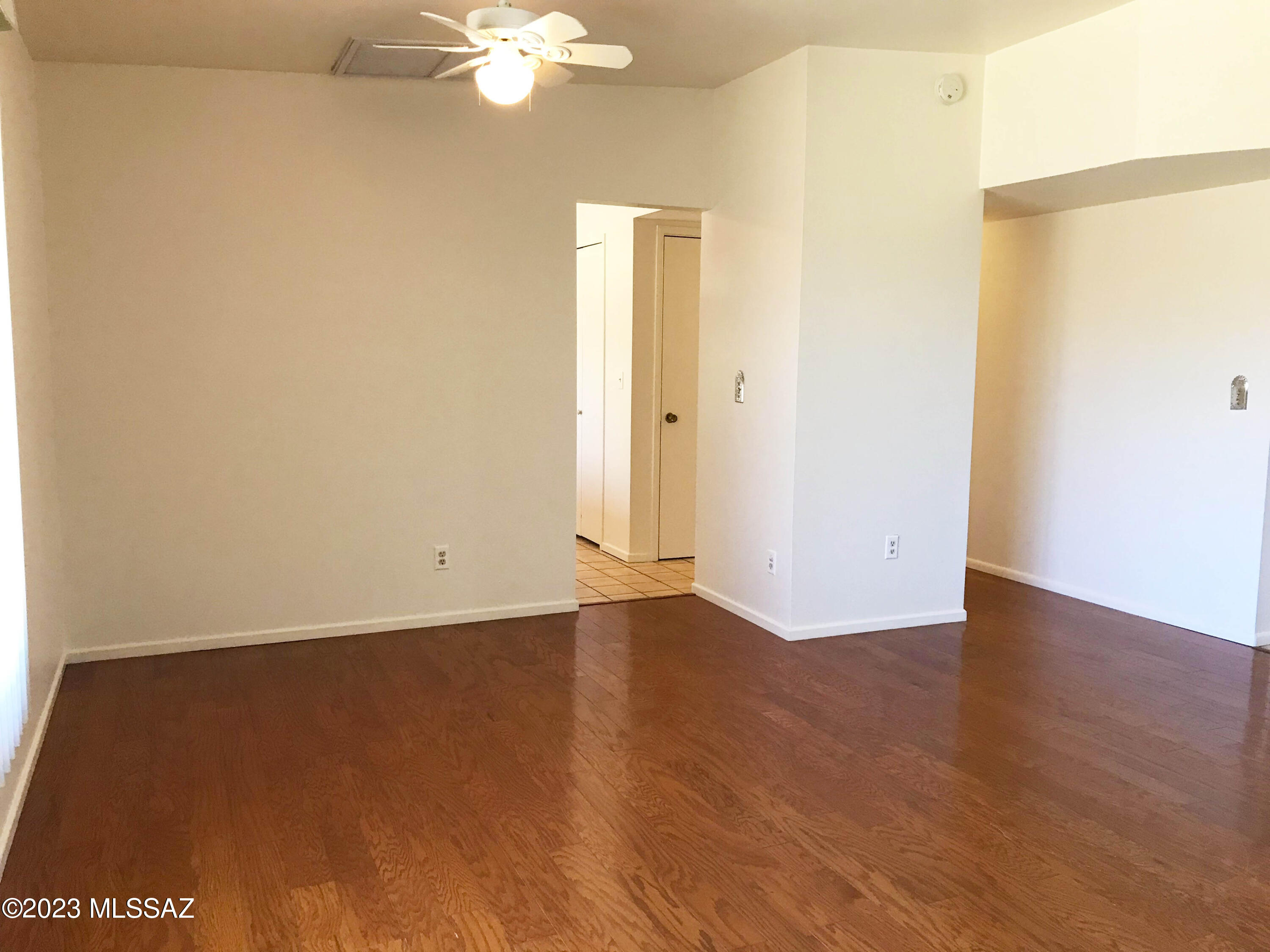 Metropolitan No.1 (258-455) - Residential Lease