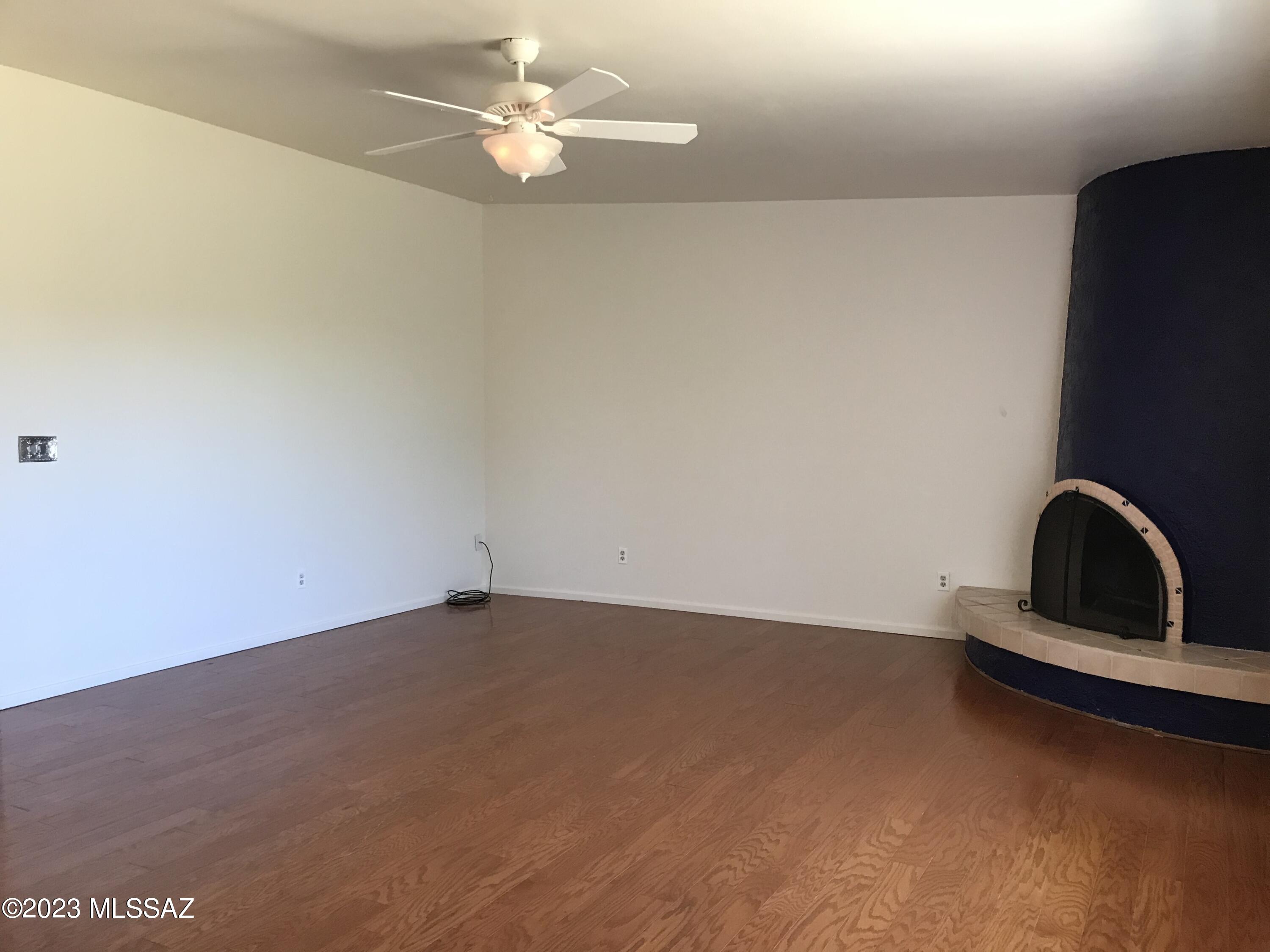 Metropolitan No.1 (258-455) - Residential Lease