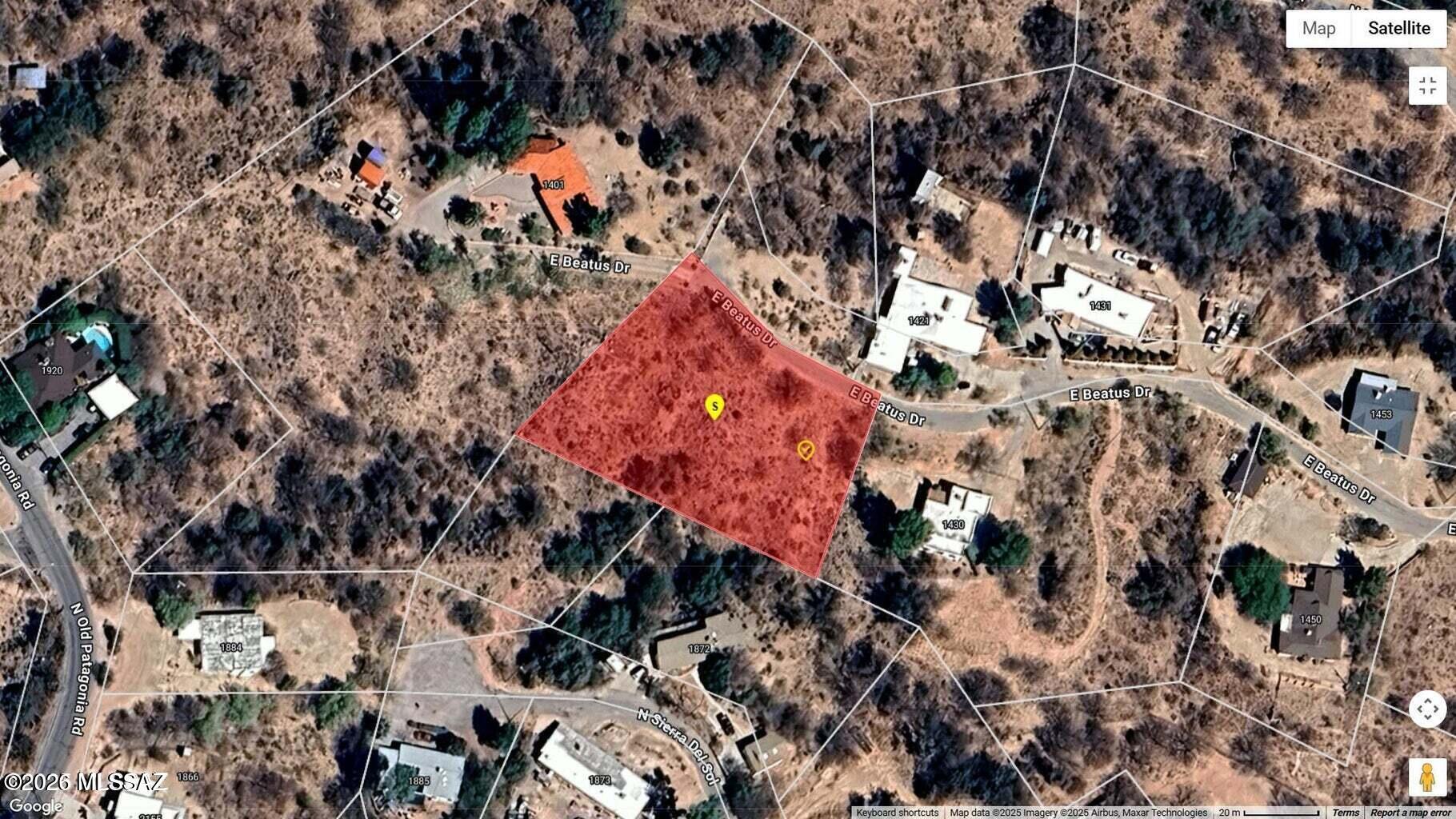 Residential land with great location. Private yet close to services, schools, banks, restaurants etc.
