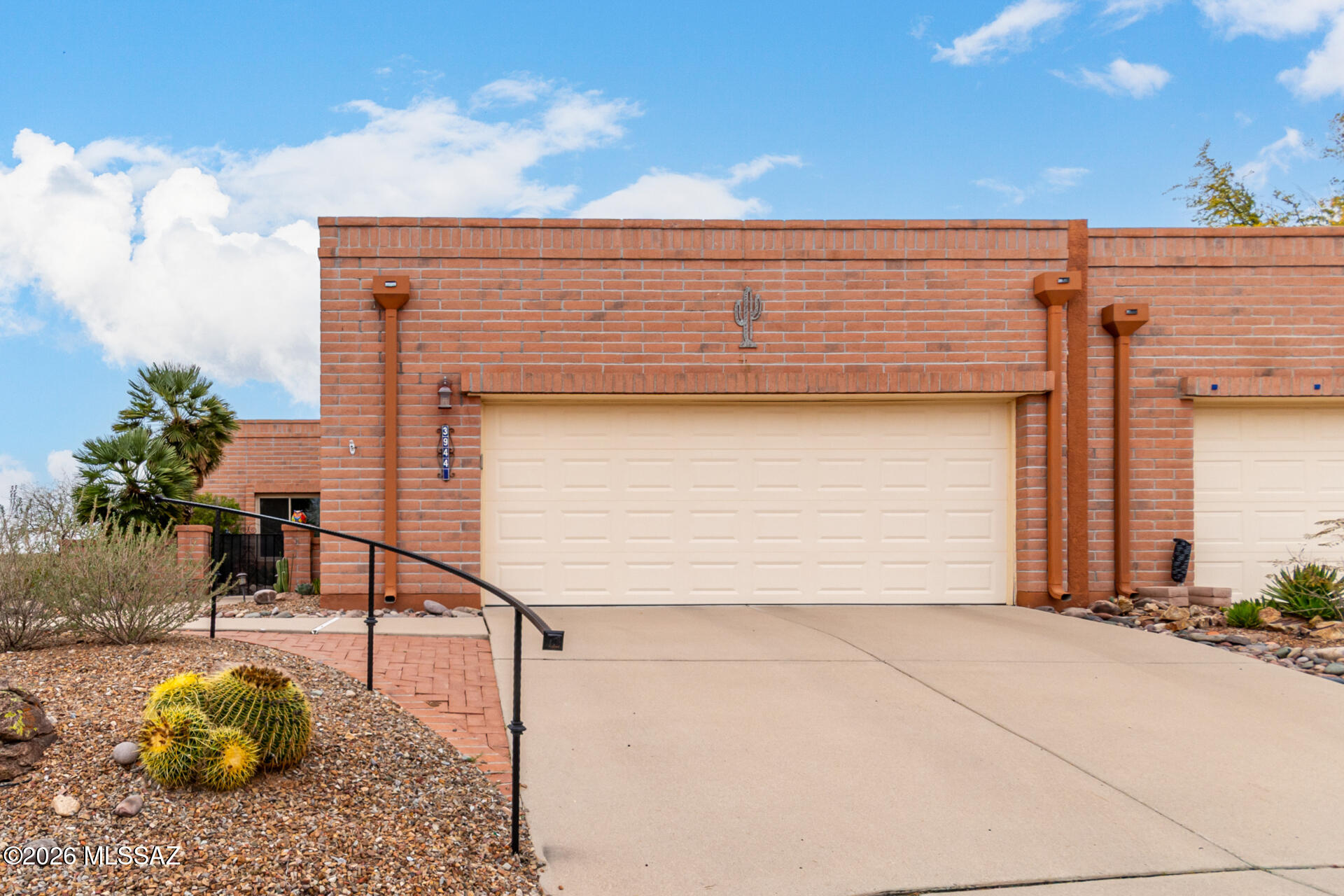 Home, sweet home! Check out this adorable single-story townhome featuring a 2-car garage and a private courtyard. Designed for both entertaining and everyday comfort, the spacious living room is filled with abundant natural light and enhanced by multi-sliding glass doors that create seamless indoor-outdoor living. Spotless eat-in kitchen comes with skylights, abundant cabinetry, stainless steel appliances, a pantry, and a center island with a breakfast bar. Sizable primary bedroom promises a good rest after a busy day, offering direct outdoor access, a private bathroom with a convenient grab bar in the shower, and a walk-in closet. Relax and enjoy the peaceful surroundings from the cozy patio, perfect for taking in nature's beauty. 
Furniture Available
Don't let this amazing deal slip by