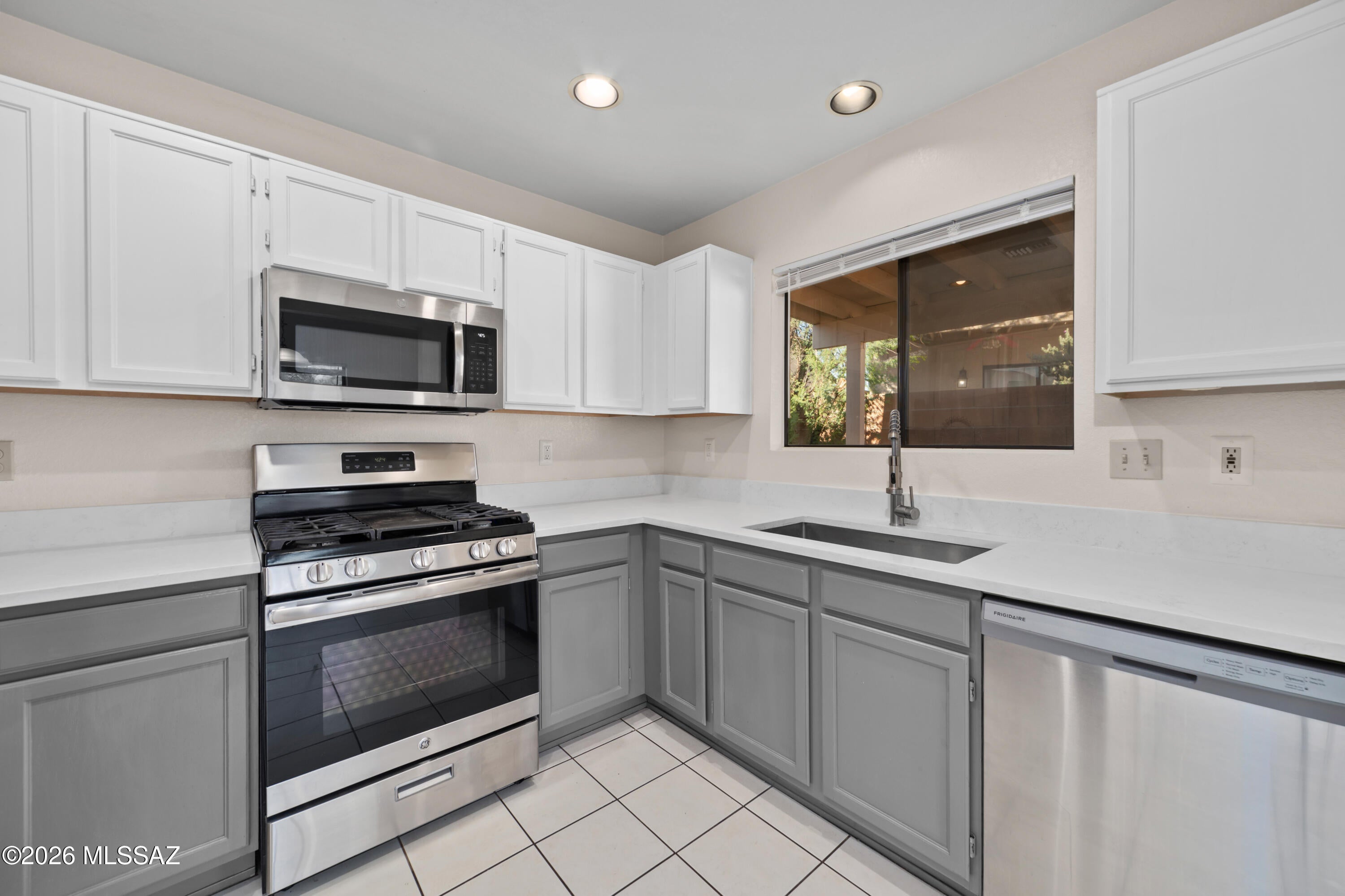 Country Club(1-221) - Residential