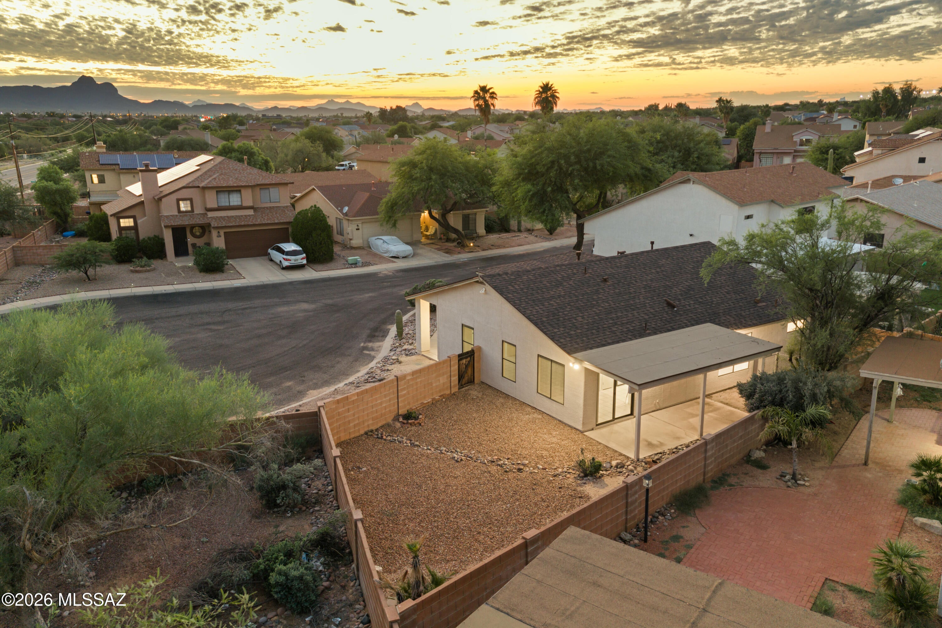 Country Club(1-221) - Residential