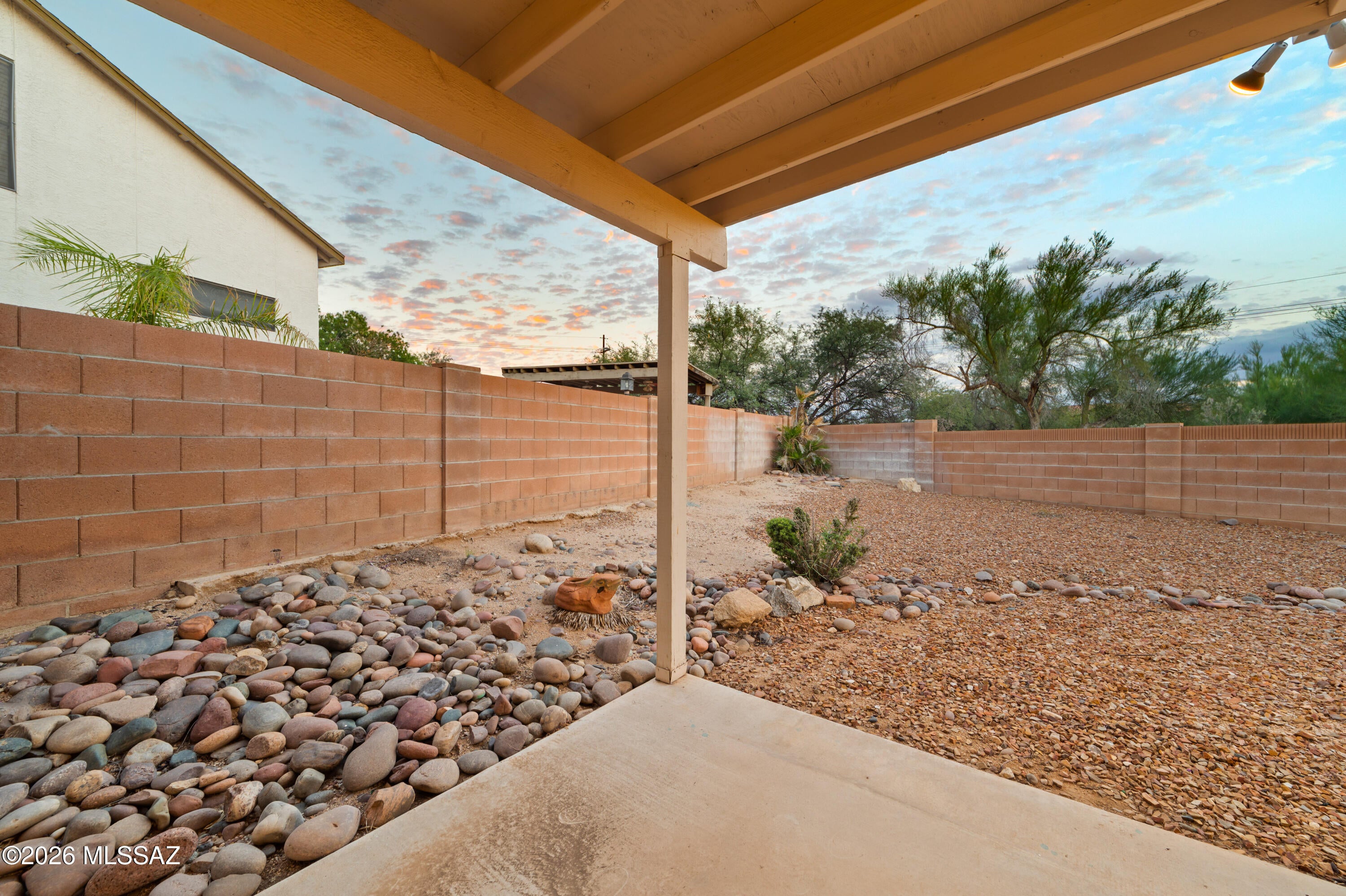 Country Club(1-221) - Residential