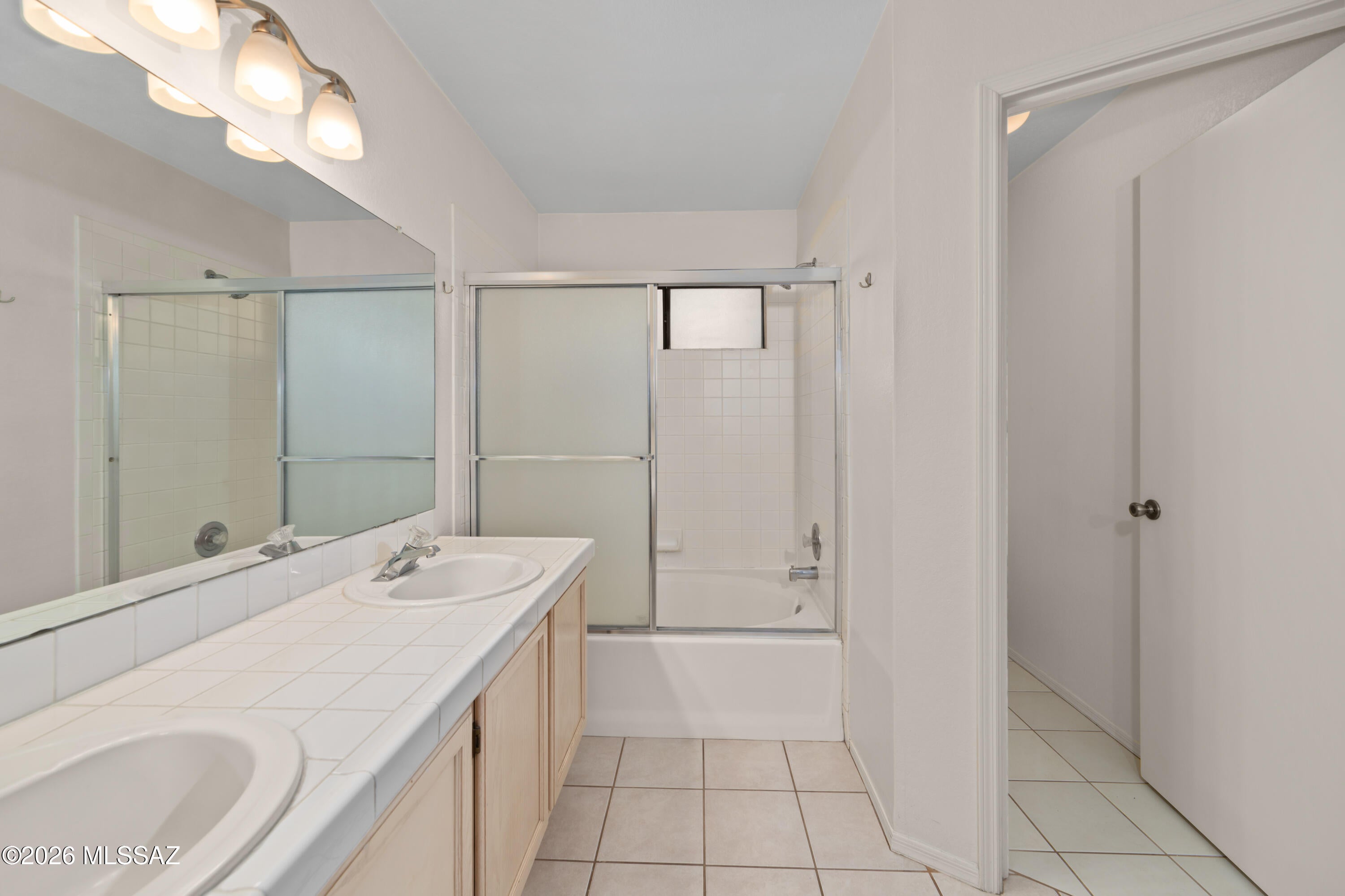 Country Club(1-221) - Residential
