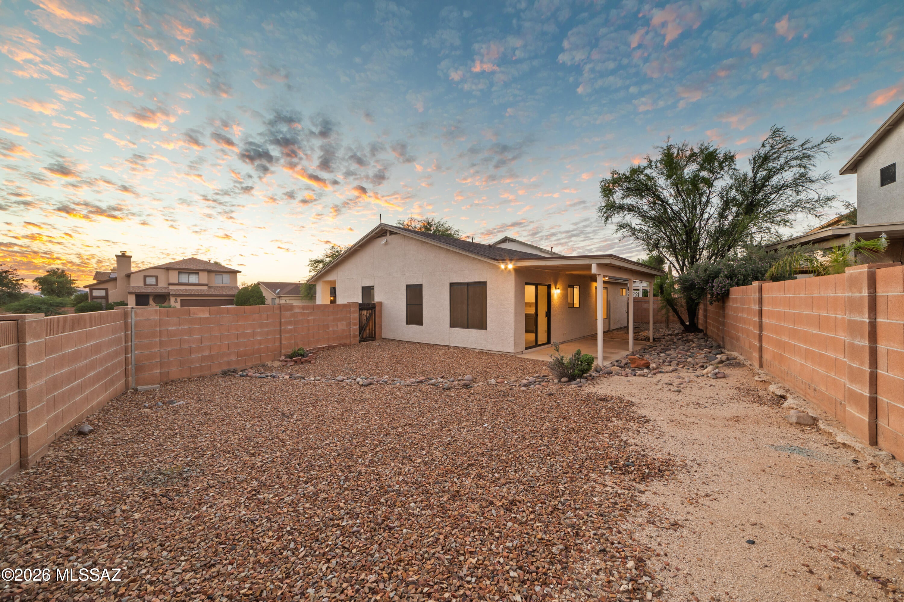 Country Club(1-221) - Residential
