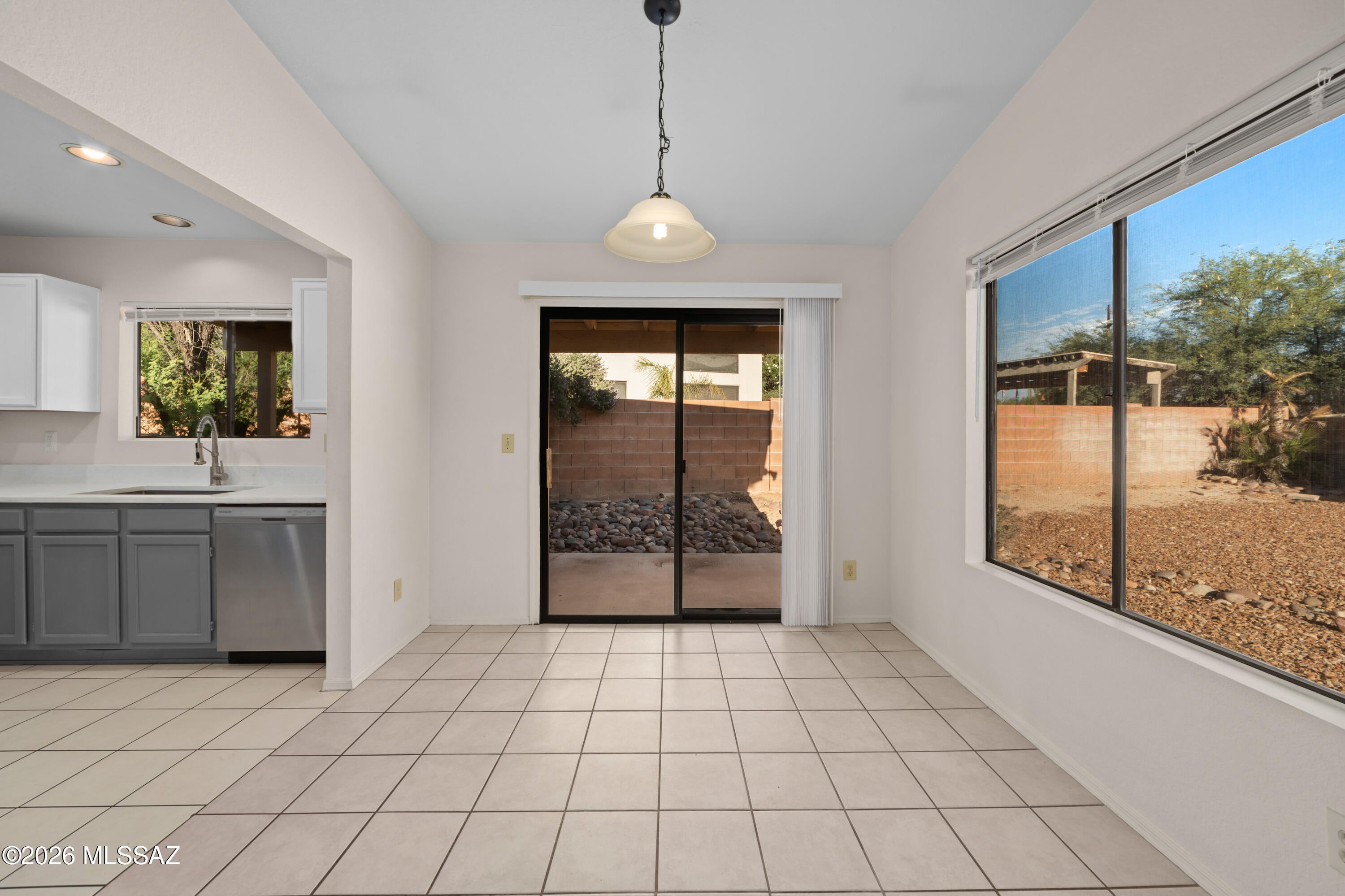 Country Club(1-221) - Residential