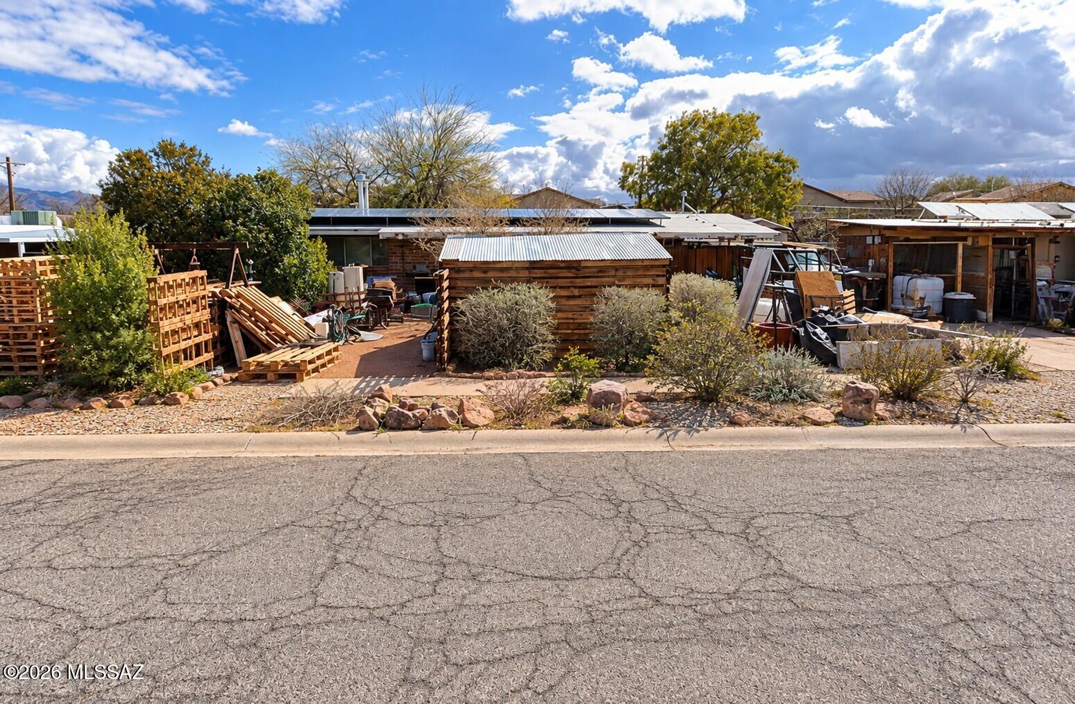 The list price is not indicative of seller's final reserve amount. This property is part of an online bidding event; please visit Auction.com to place bids. Inspections of this property and contact with occupants are strictly prohibited. Property is sold ''as is'' and no for sale sign allowed.