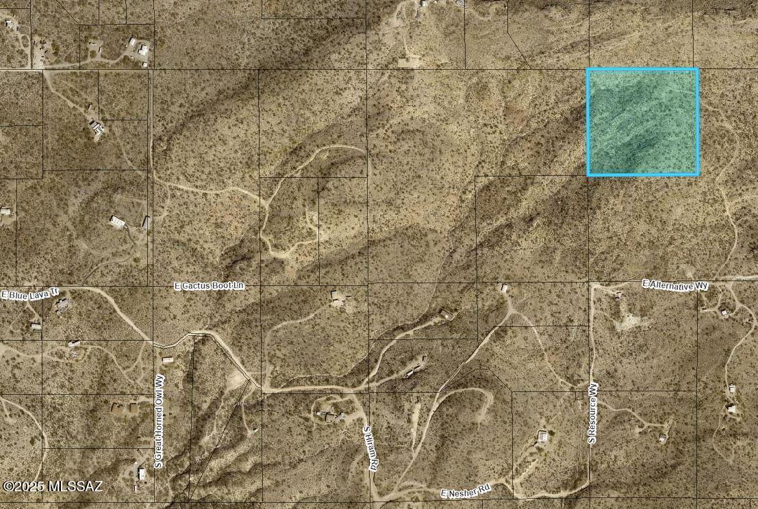 Unobstructed Views! 10 acres with a buildable lot on top of the hill. Remote living with endless possibilities to build your dream life. 3 1/2 miles to shopping and restaurants, and Vail Schools. Nearby Access to the Cienega Nature Preserve