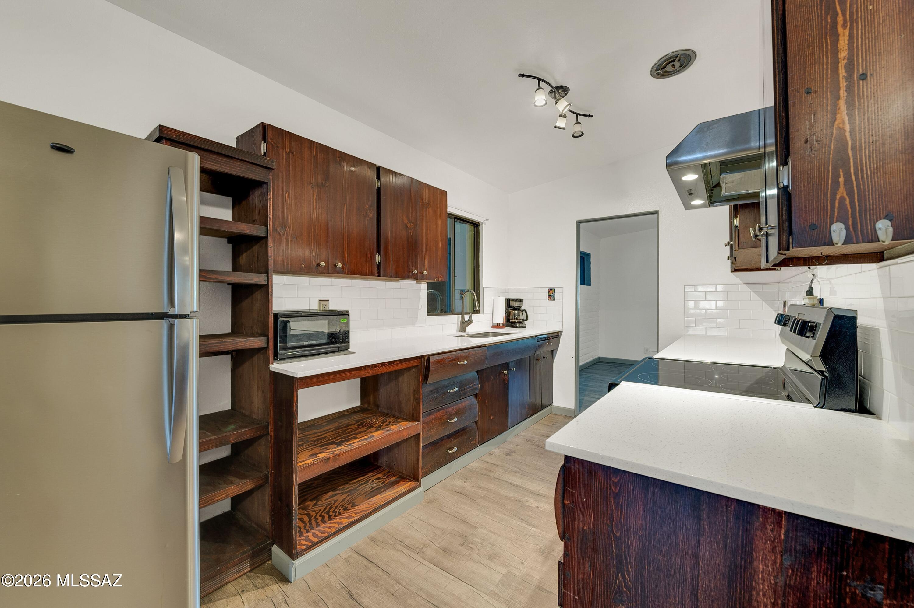Kingston Knolls Terrace - Residential