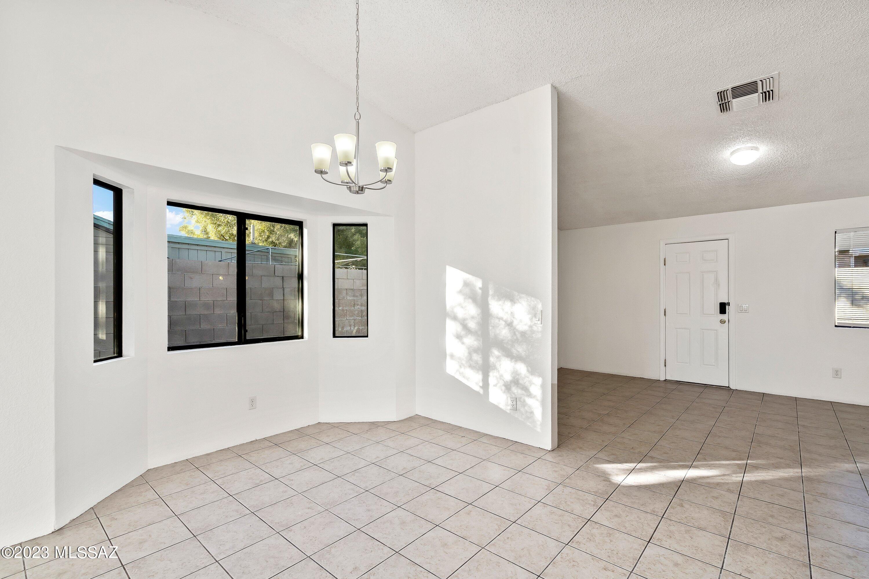 Oak Tree II at Midvale (273-519) - Residential Lease