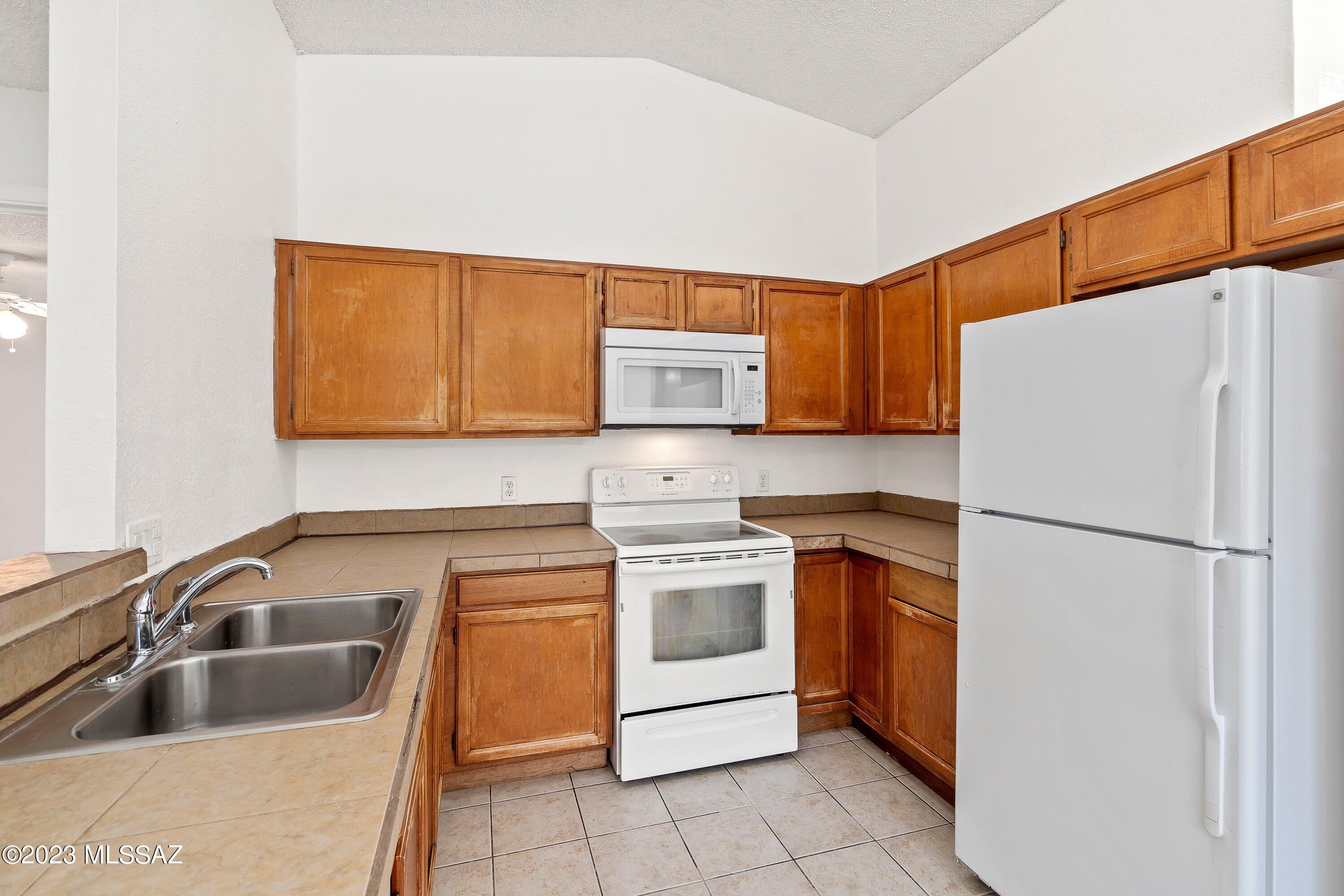 Oak Tree II at Midvale (273-519) - Residential Lease