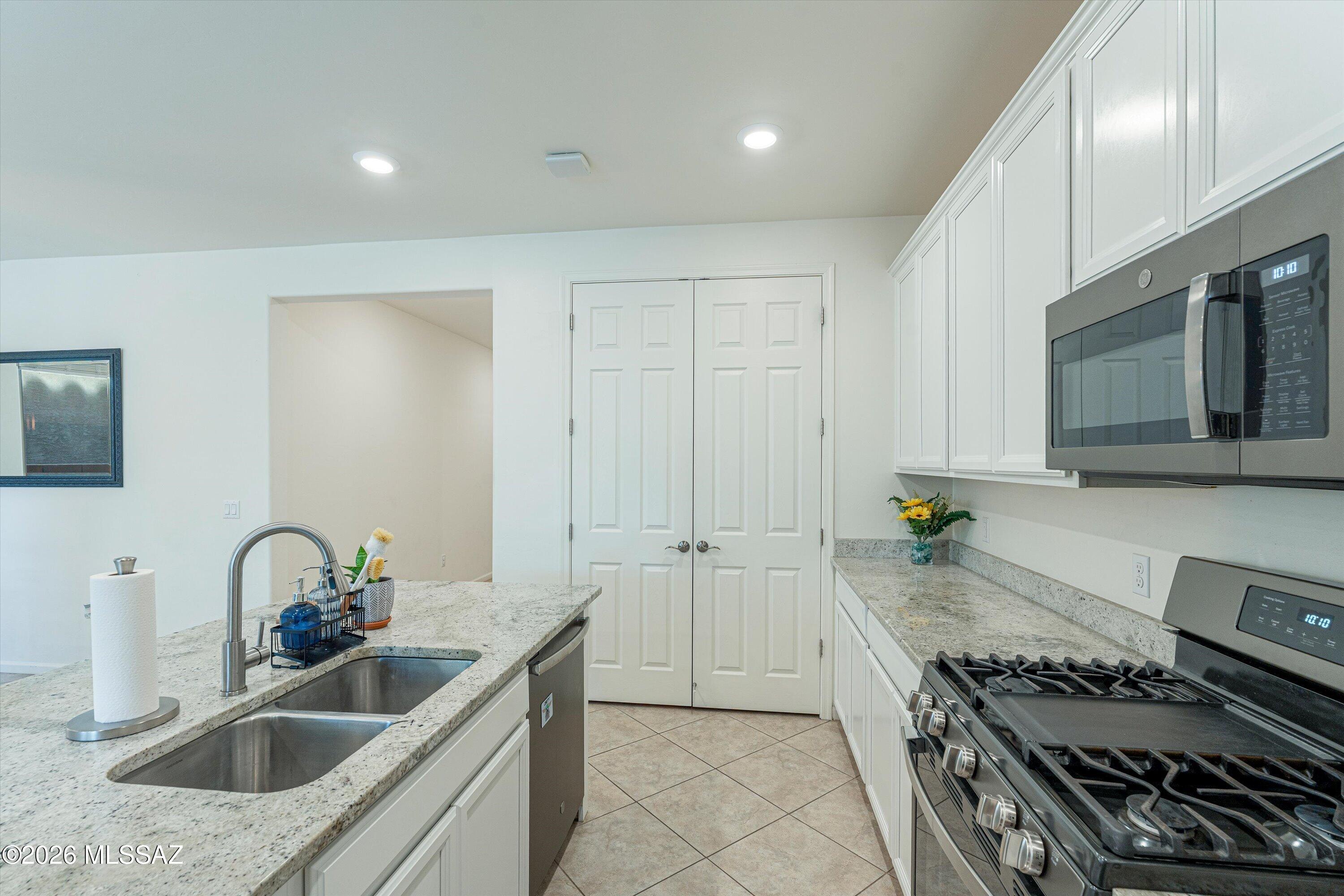 The Vistas At Rincon Knolls SQ20152600506 - Residential