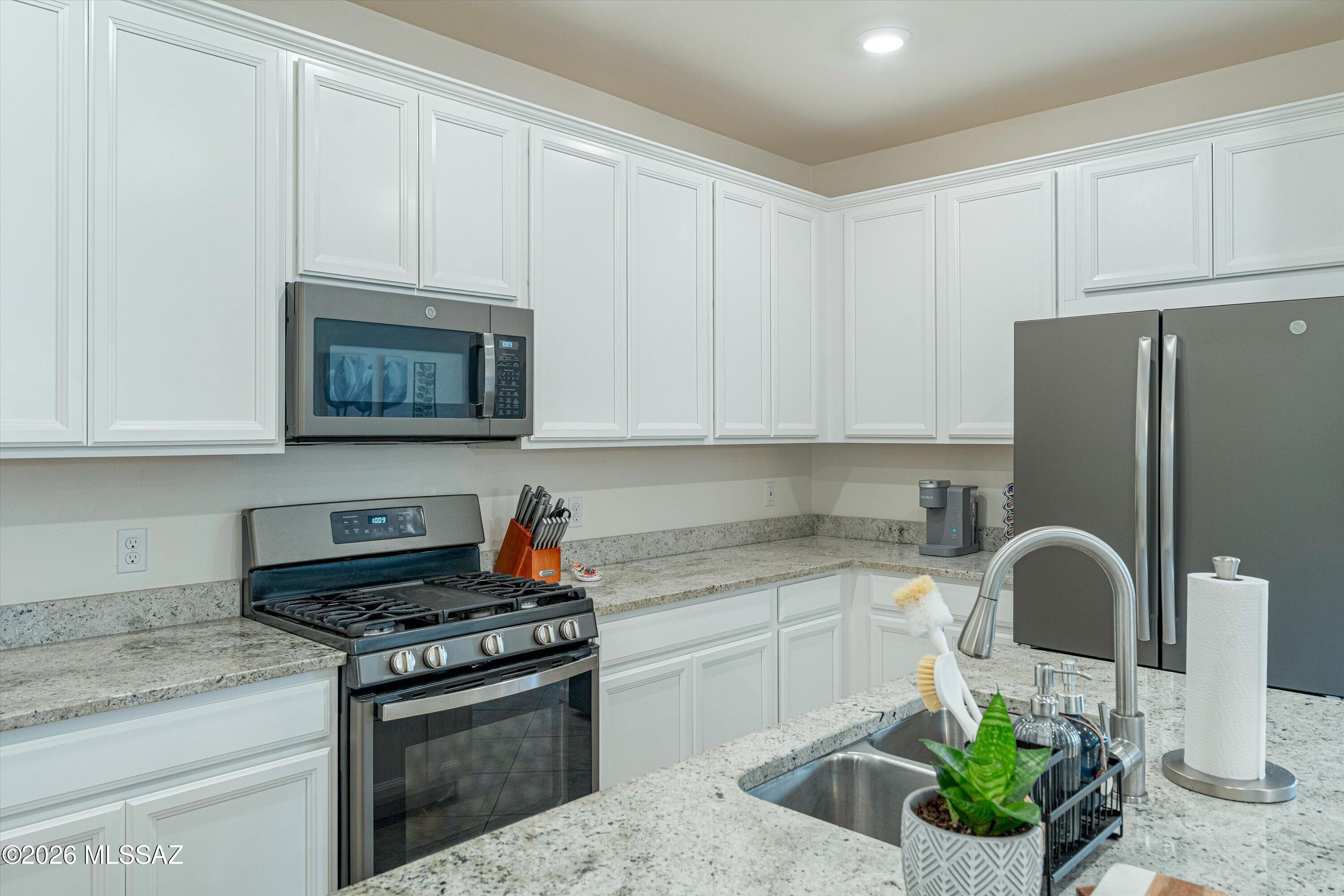 The Vistas At Rincon Knolls SQ20152600506 - Residential