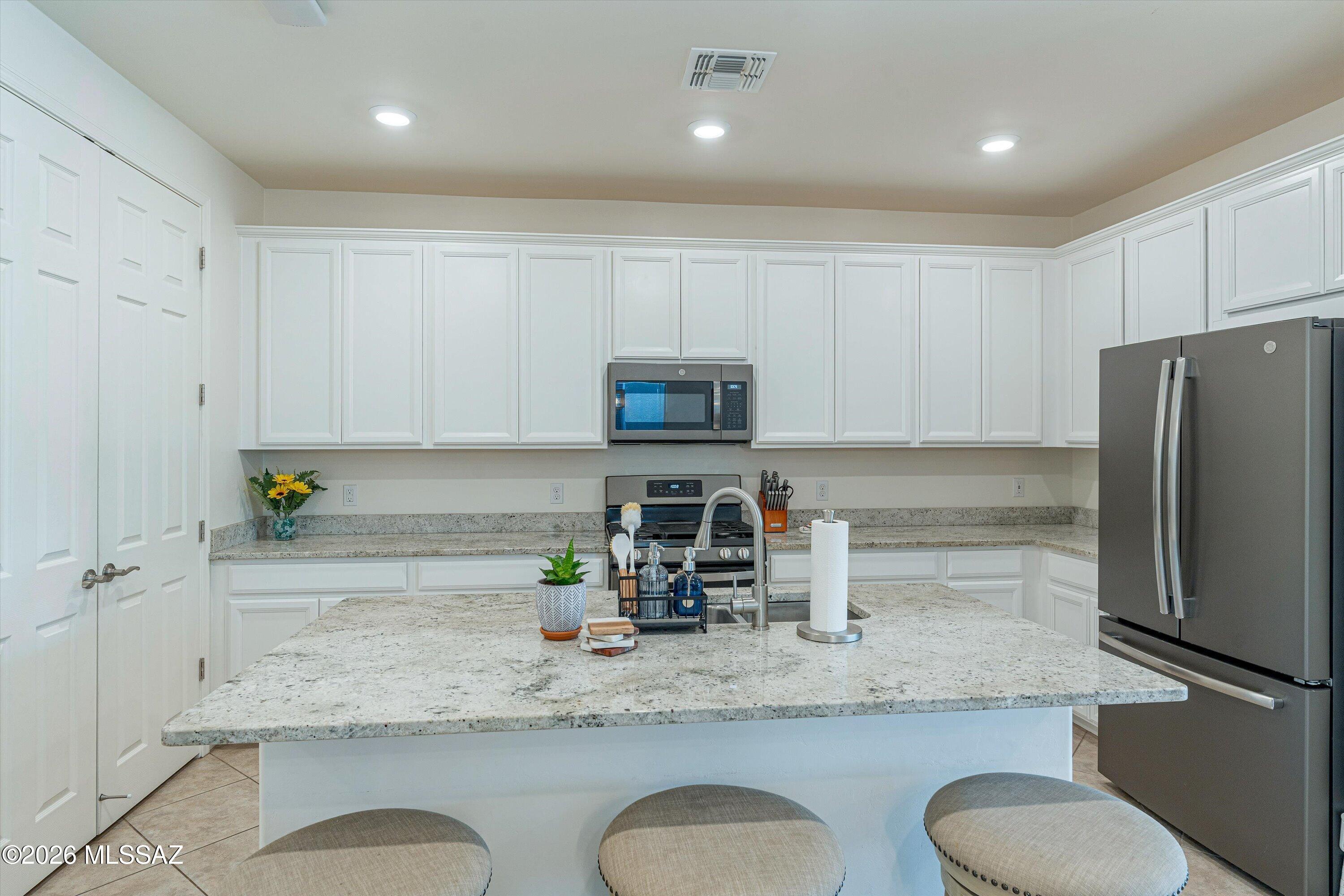 The Vistas At Rincon Knolls SQ20152600506 - Residential