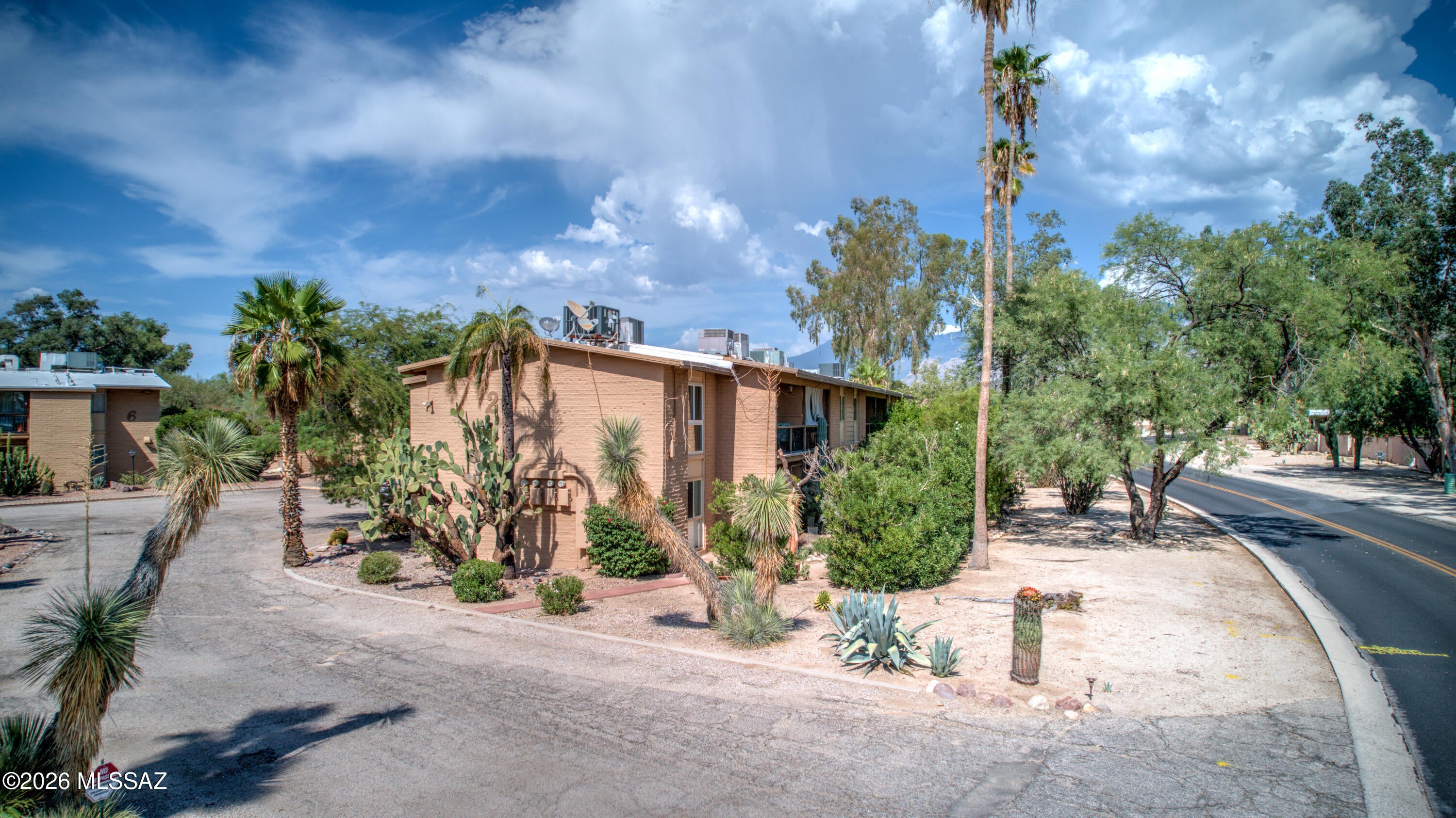 Cancha Del Golf - Residential
