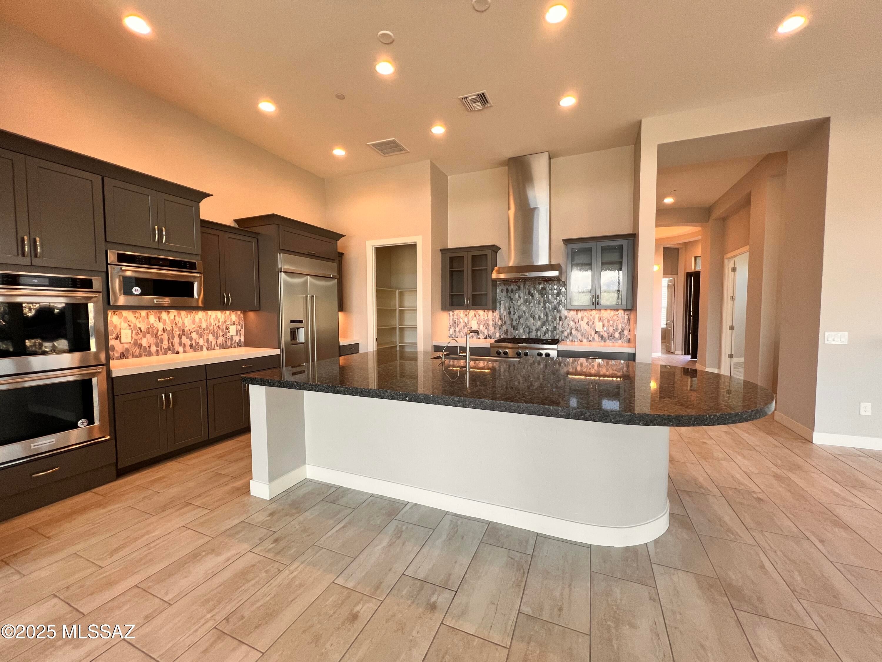 Stone Canyon III - Residential Lease