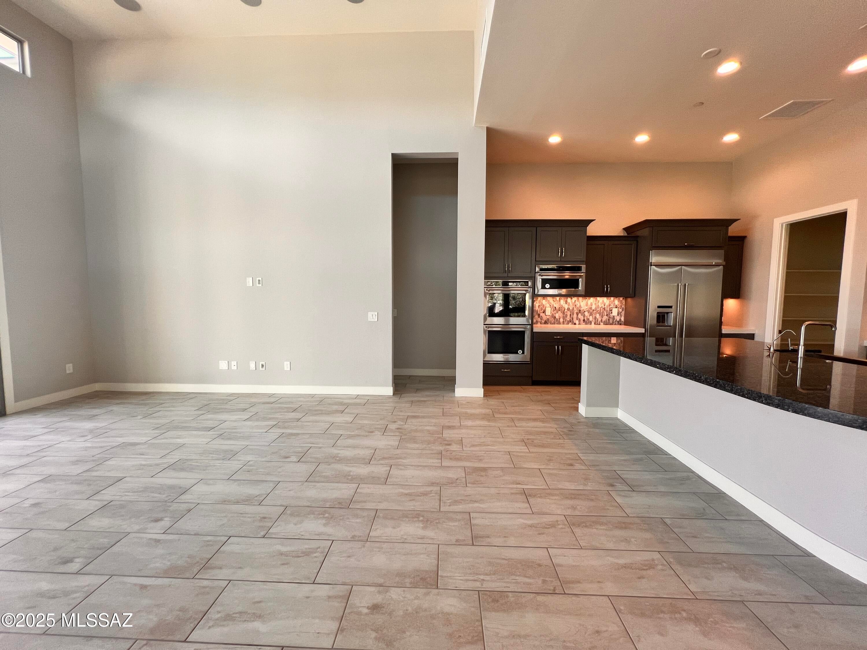 Stone Canyon III - Residential Lease