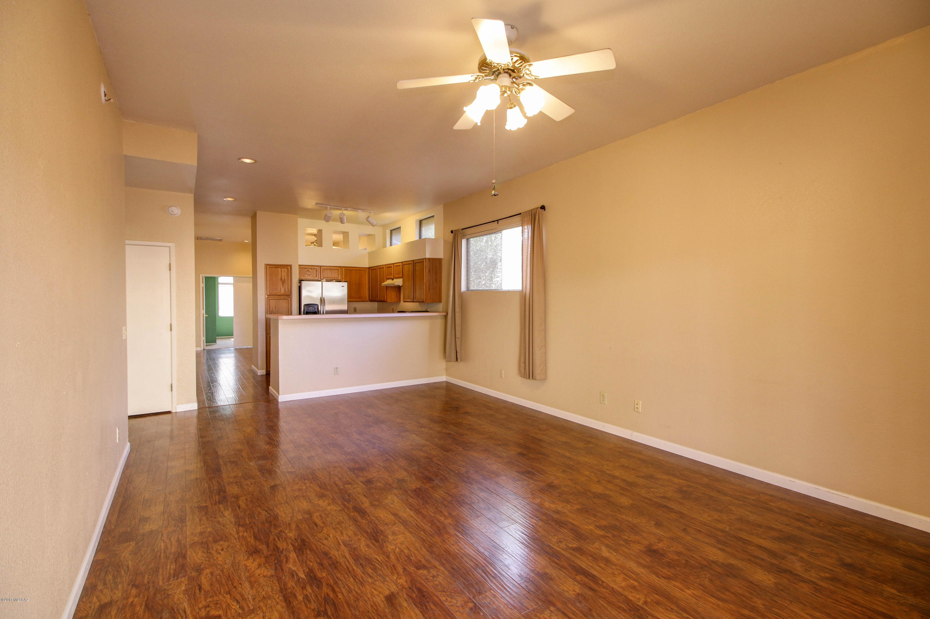 Hacienda Del Oro (1-879) - Residential Lease