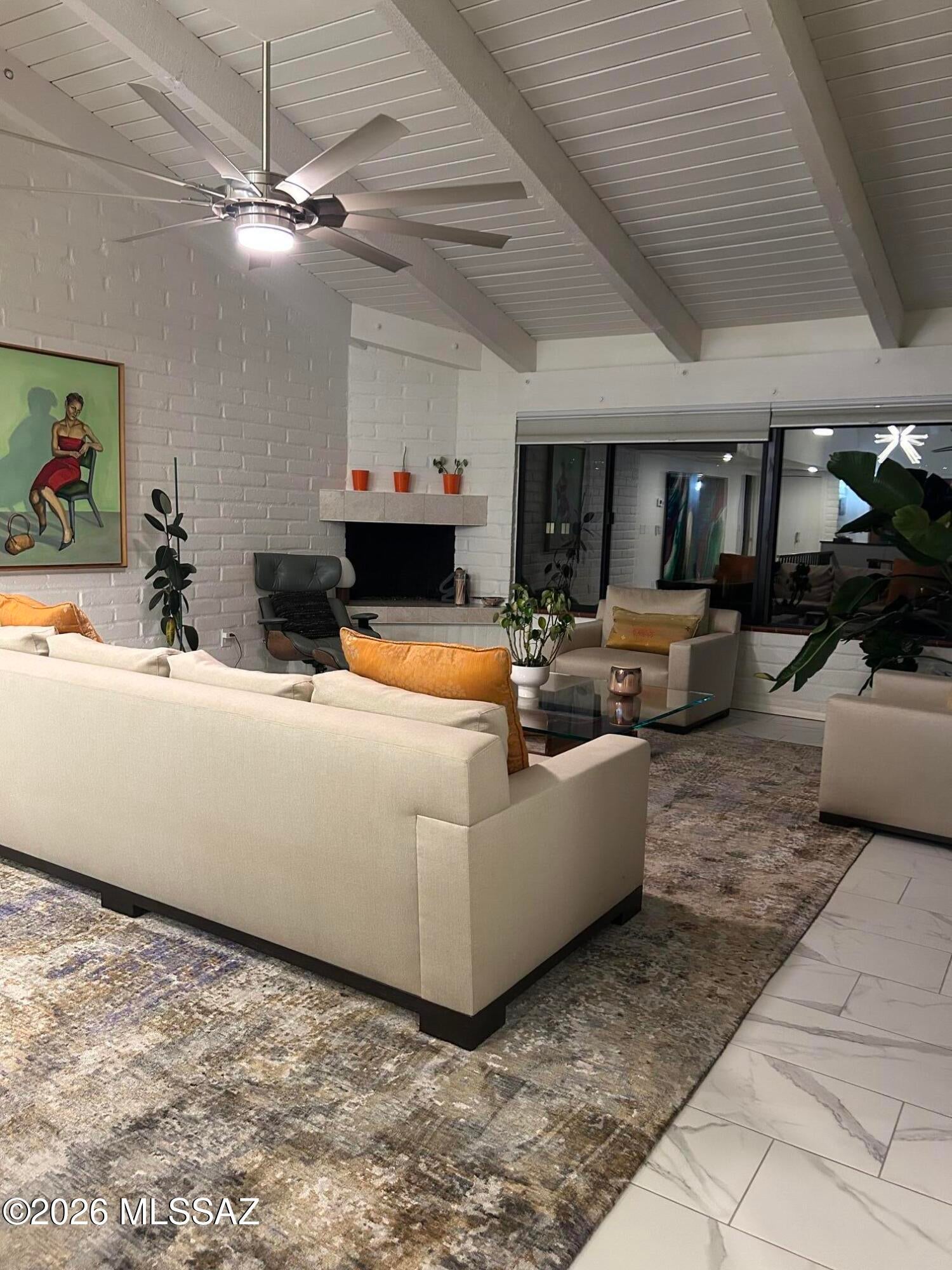 Las Cumbres (1-16) - Residential Lease