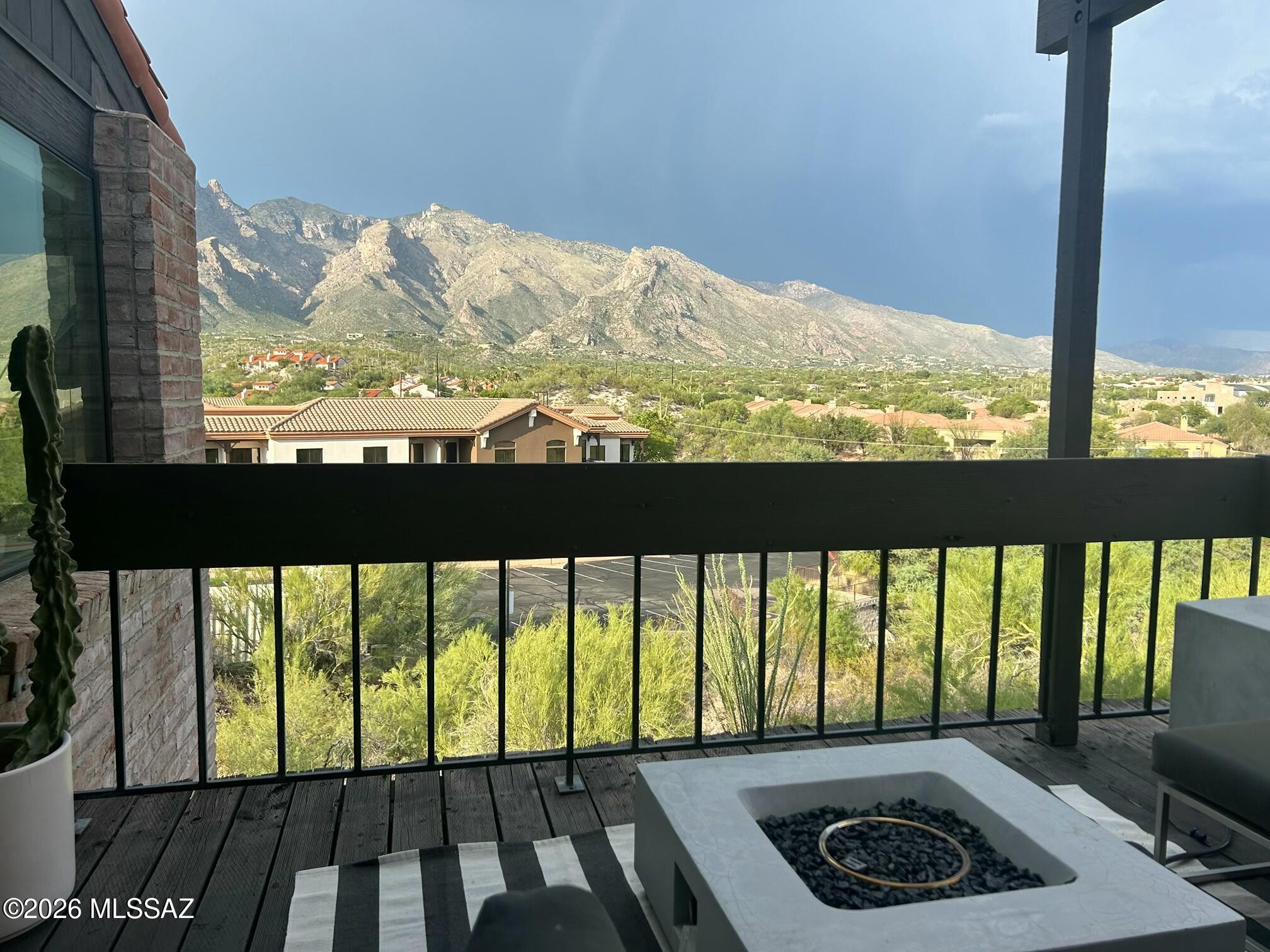 Las Cumbres (1-16) - Residential Lease