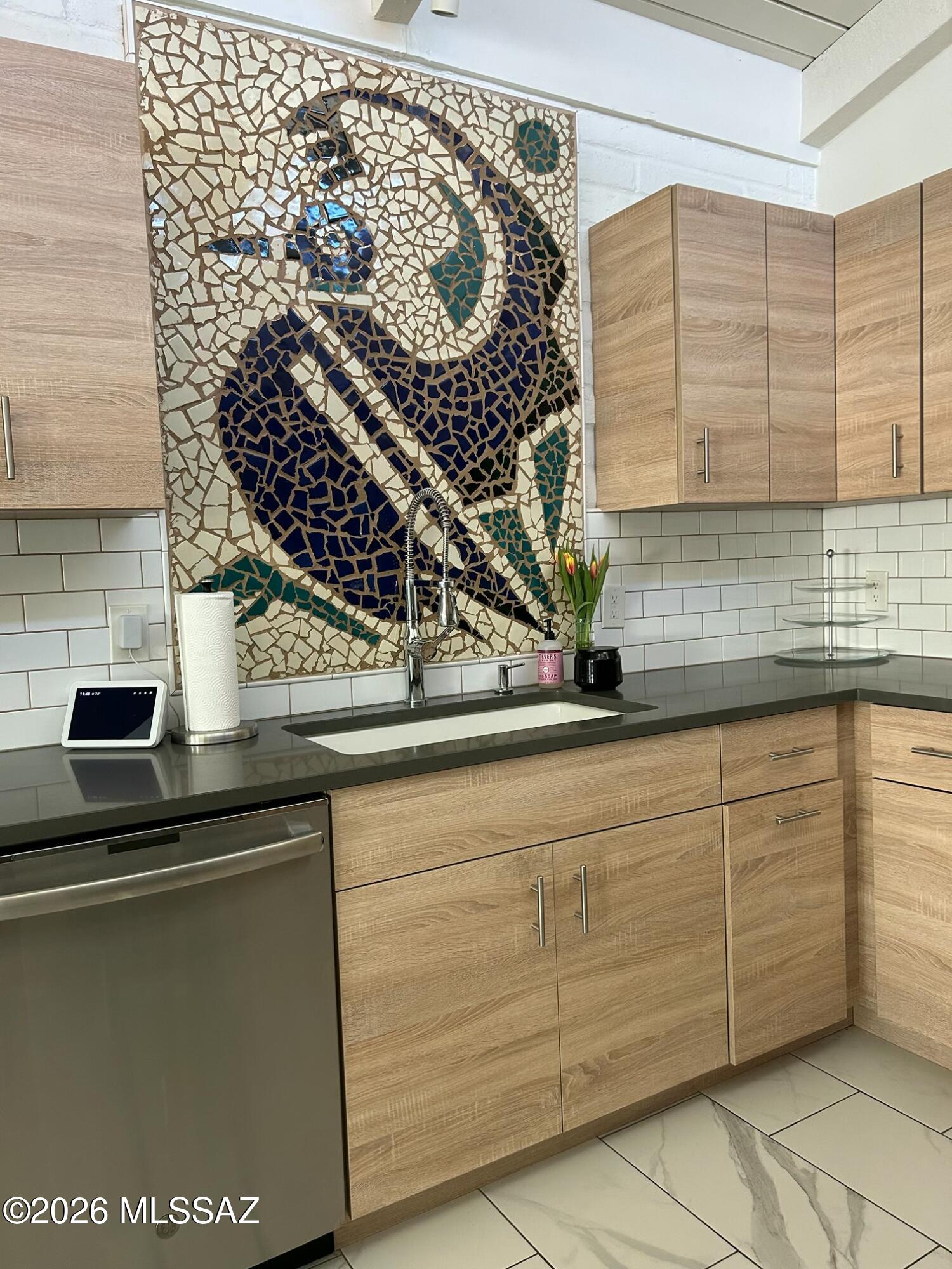 Las Cumbres (1-16) - Residential Lease