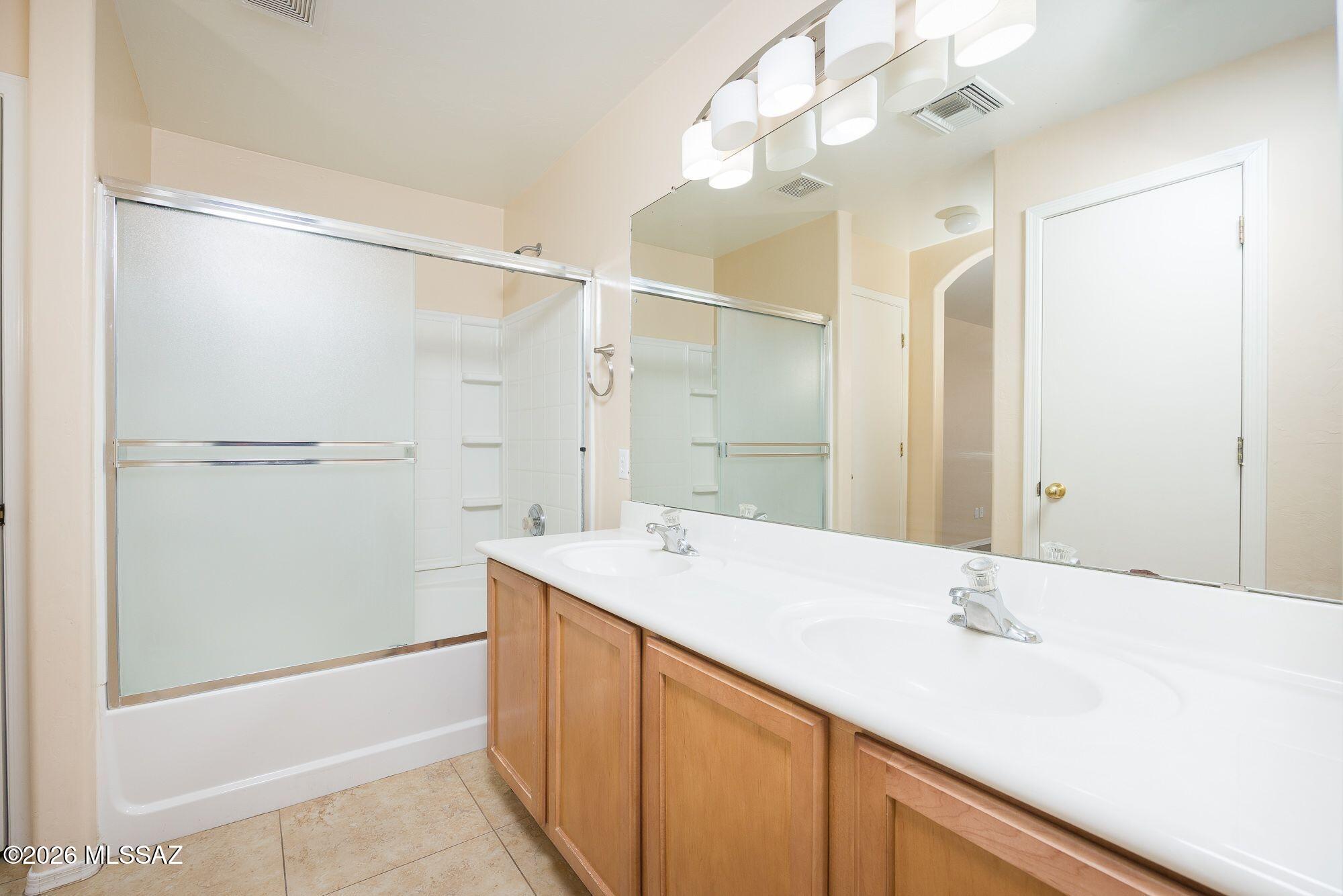 Colina De Oro (1-138) - Residential Lease